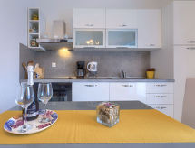 Knus appartement Lili nabij Poreč met gedeelde tuin - thumbnail 2