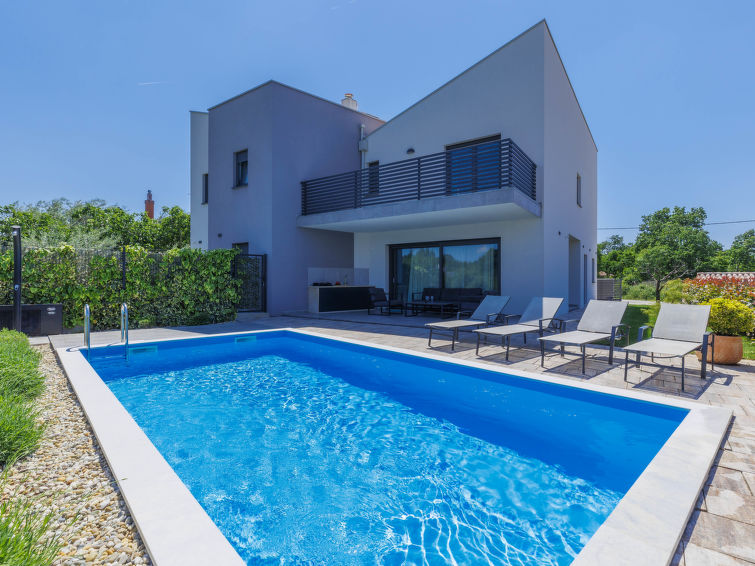 6-persoons vakantiehuis met verwarmd privézwembad in Poreč in Poreč