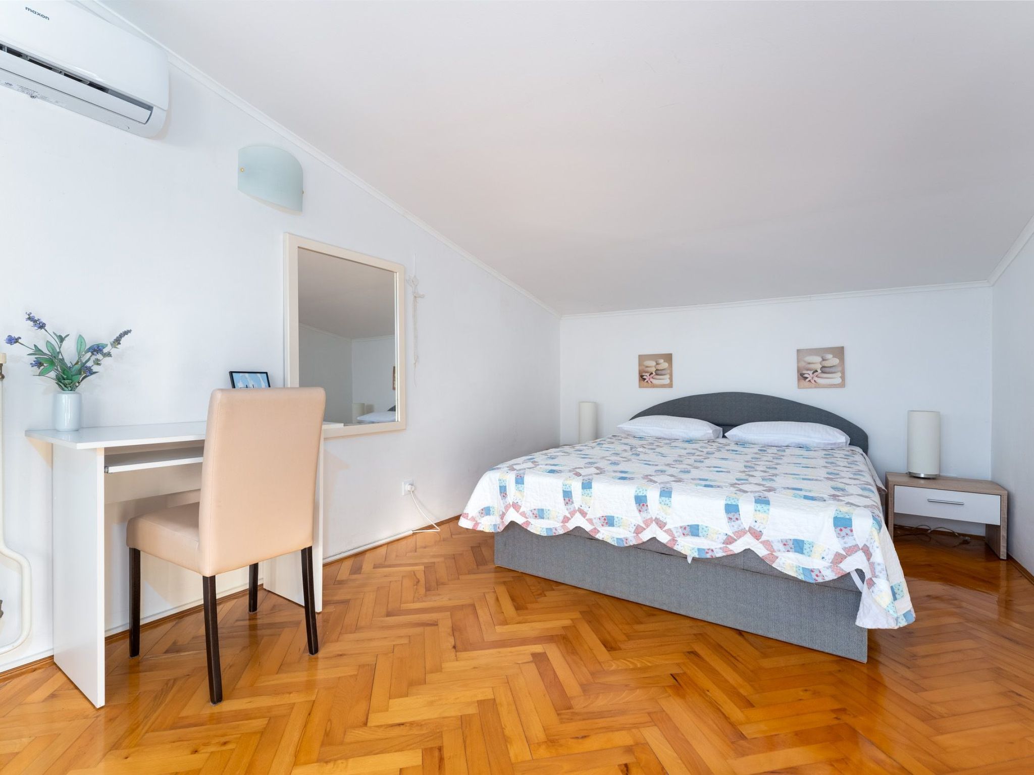 Mit Pool, großer Garten-Image-tags.info