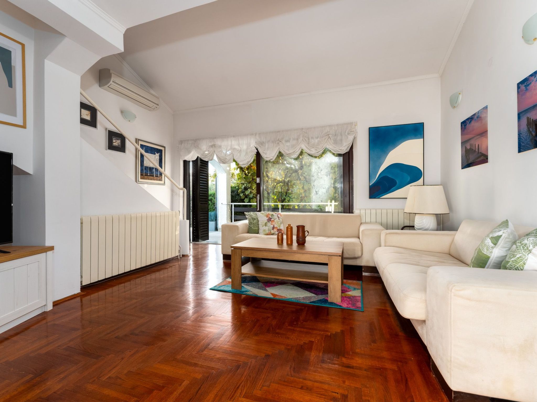 Mit Pool, großer Garten-Image-tags.info