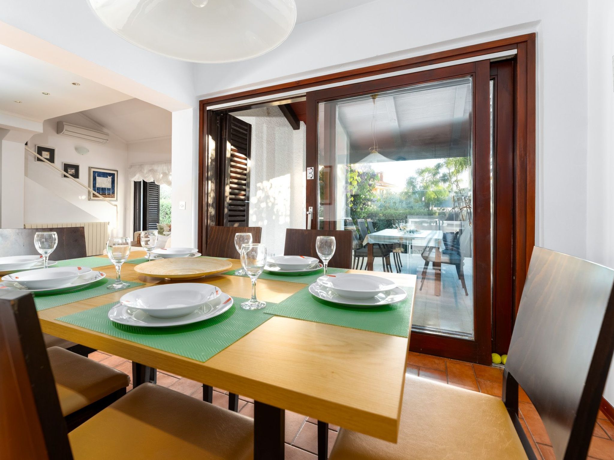 Mit Pool, großer Garten-Image-tags.info