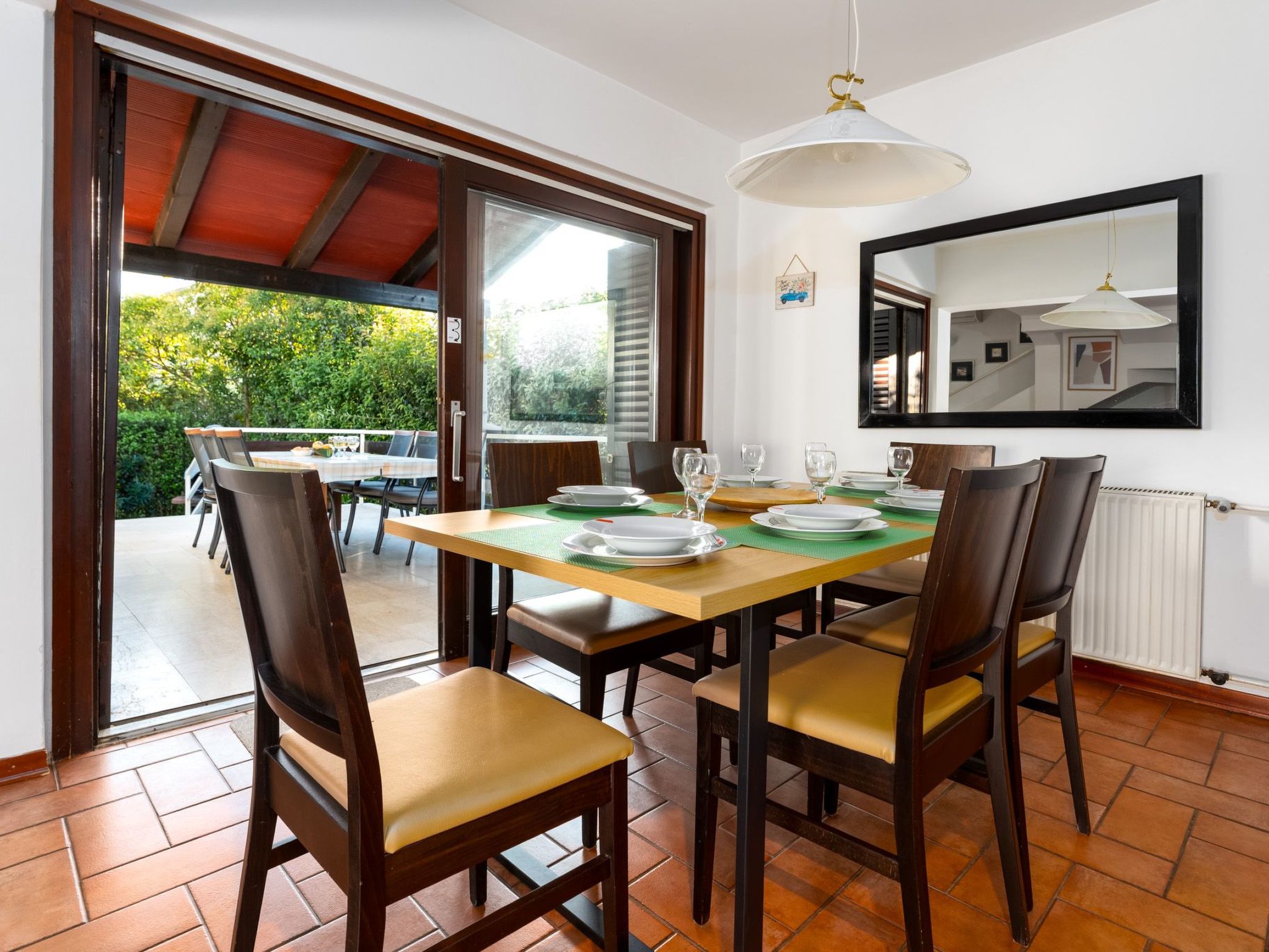 Mit Pool, großer Garten-Image-tags.info