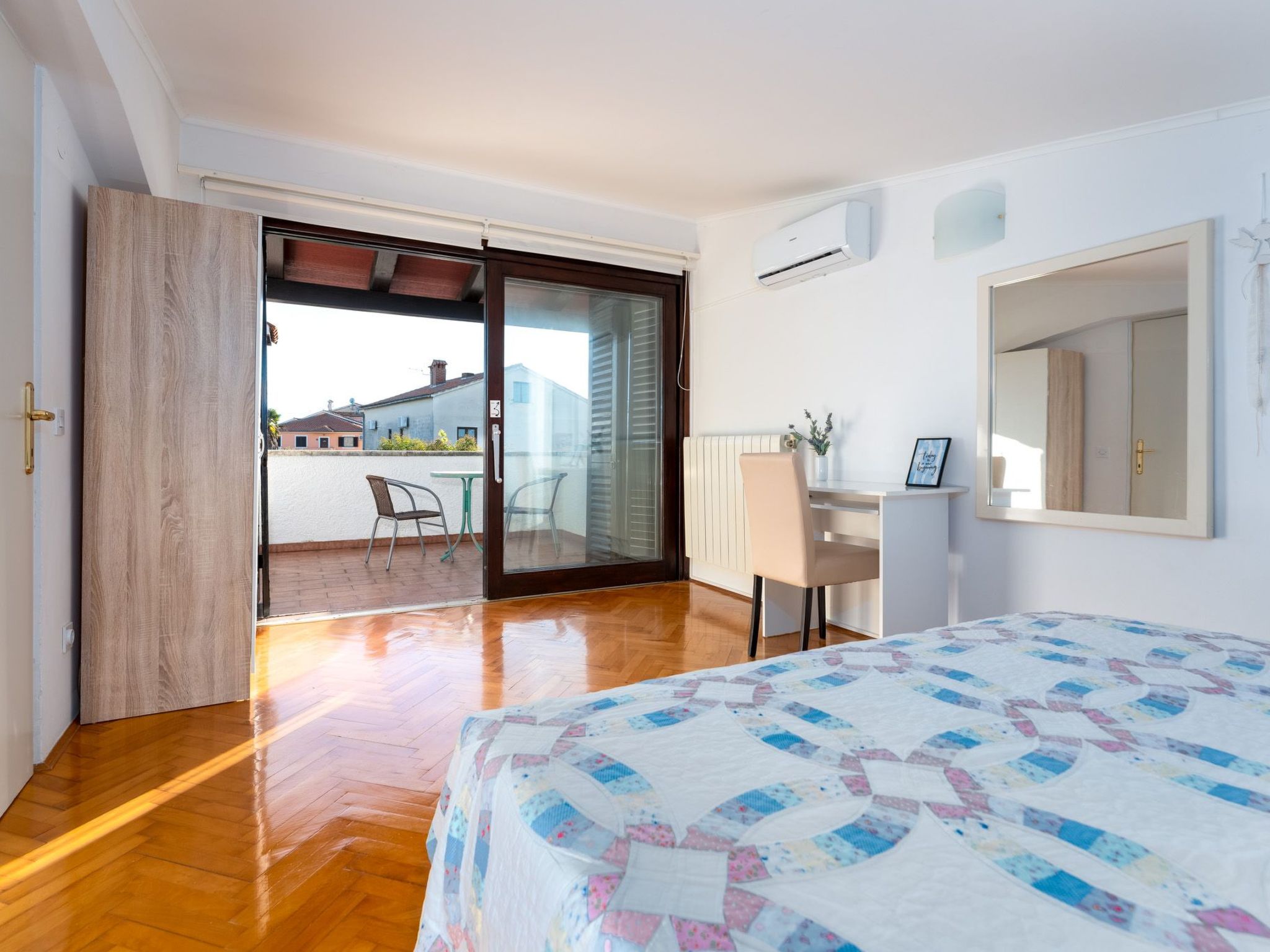 Mit Pool, großer Garten-Image-tags.info