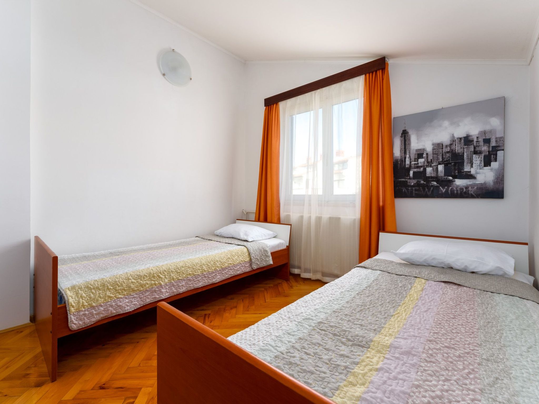 Mit Pool, großer Garten-Image-tags.info