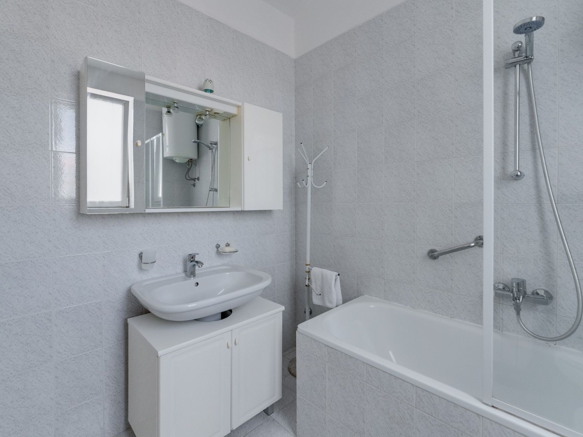 Mit Pool, großer Garten-Image-tags.info