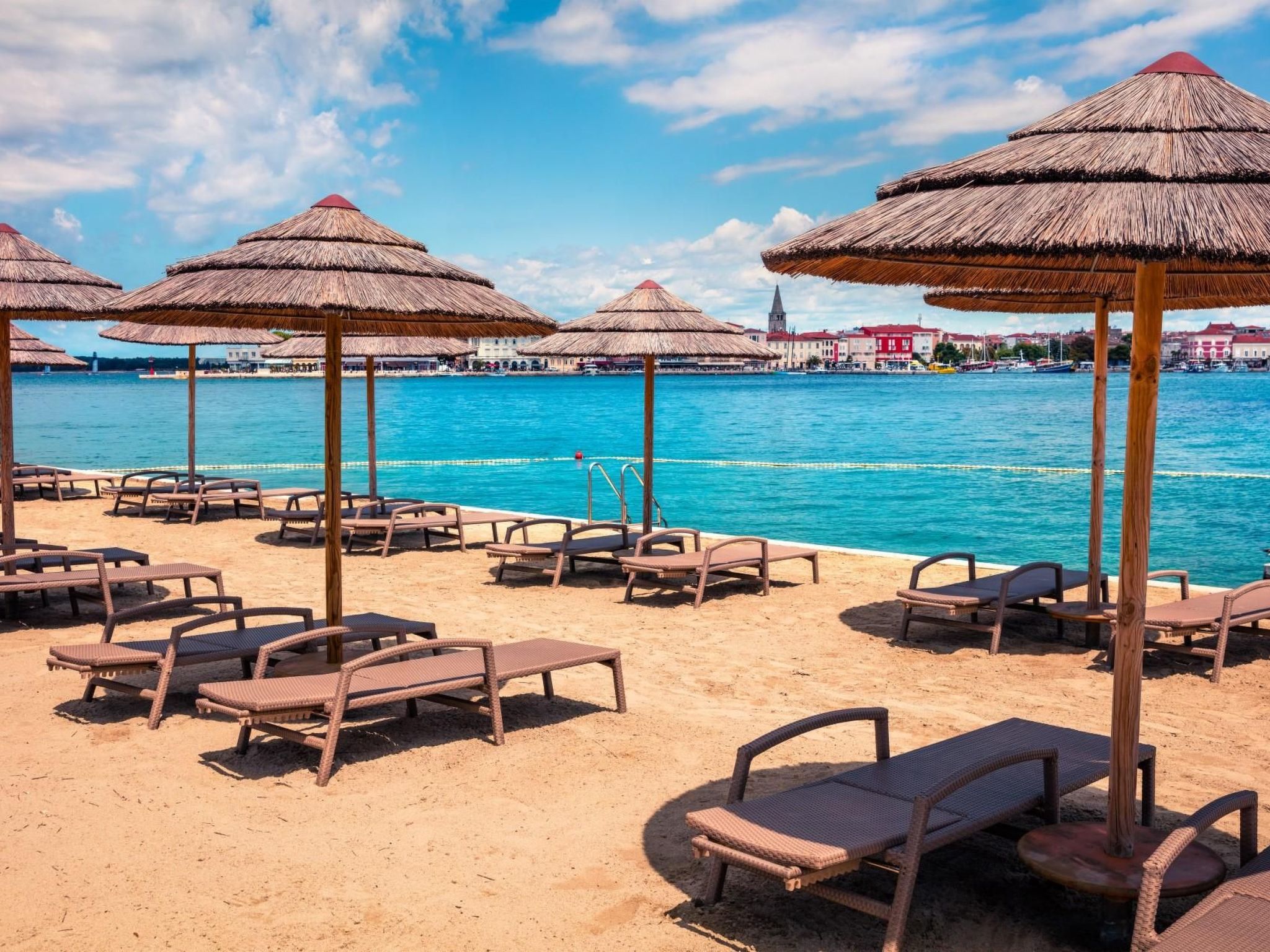 Mit Pool, großer Garten-Image-tags.info