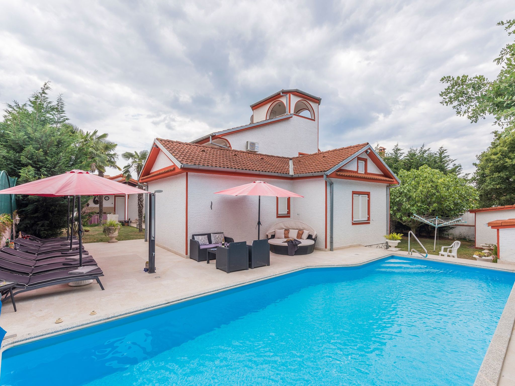 Photo of Charmante Familienvilla, in der Hunde willkommen sind