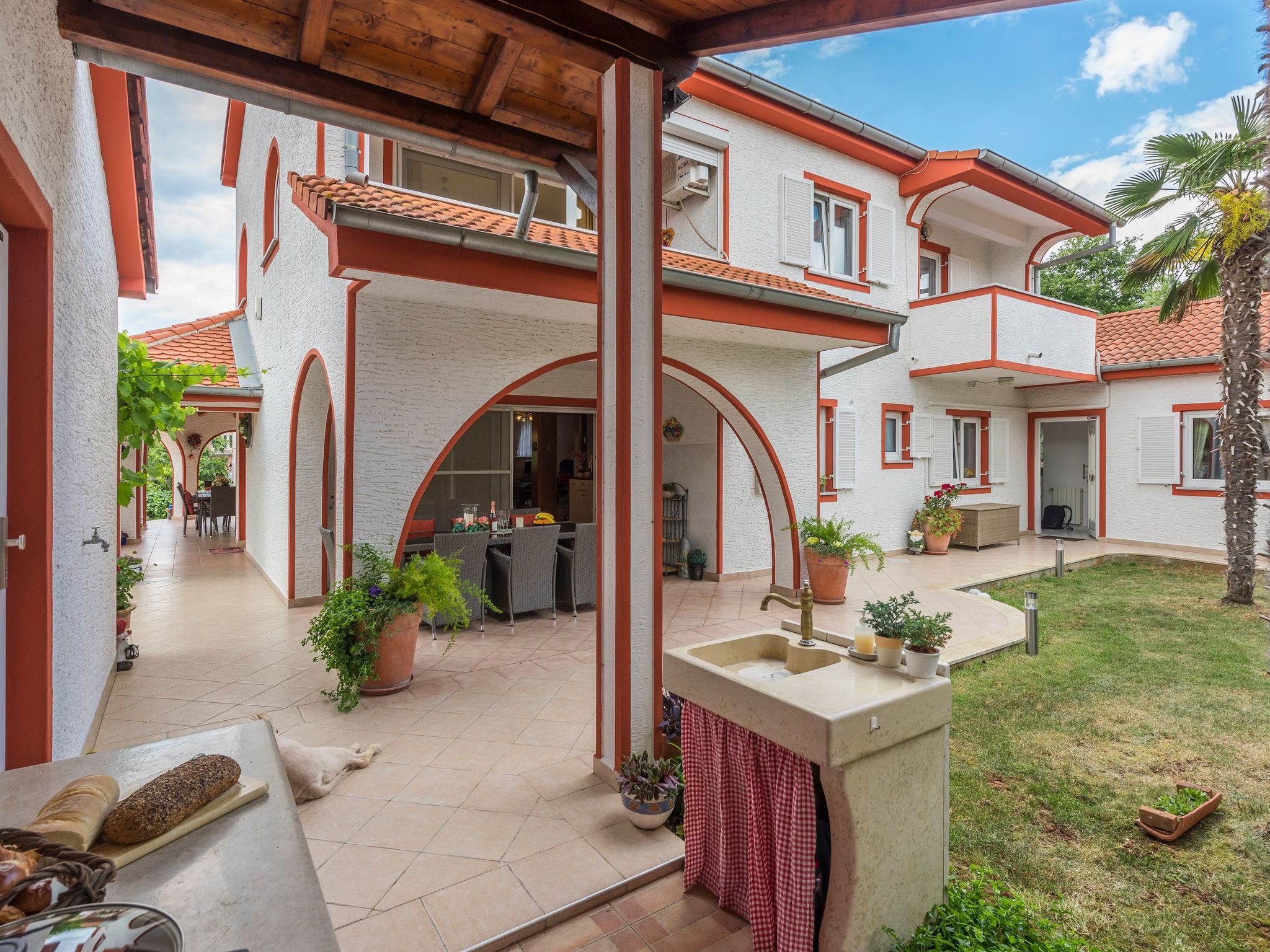 Photo of Charmante Familienvilla, in der Hunde willkommen sind