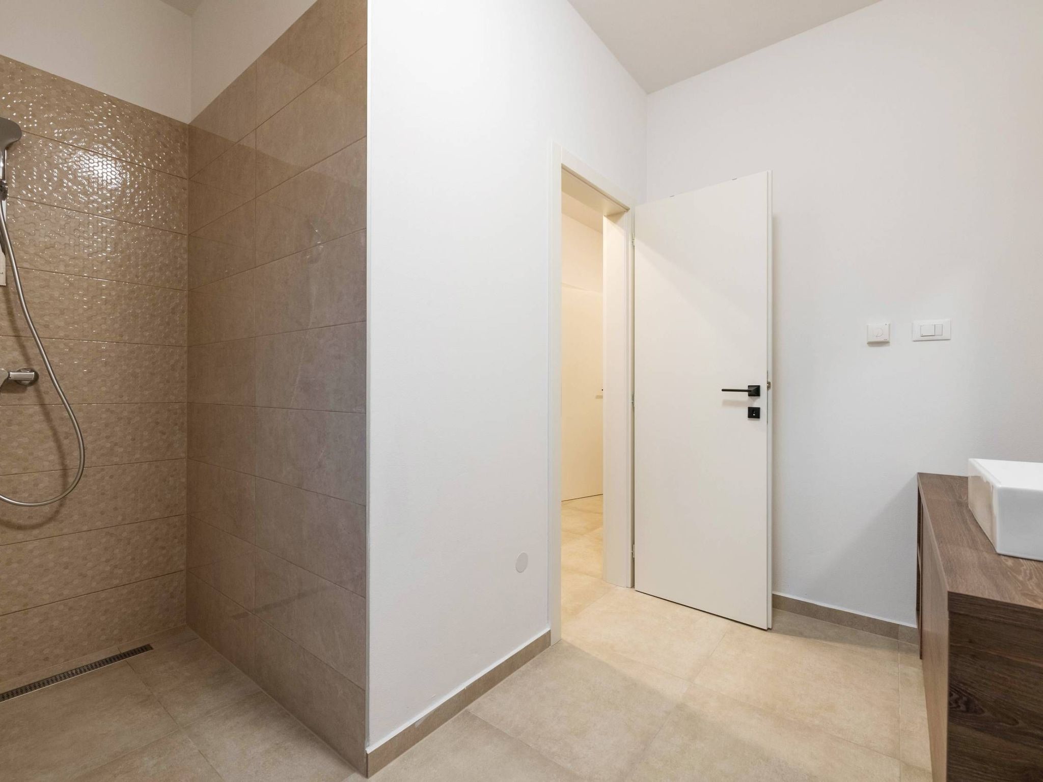 Luca-Image-tags.info