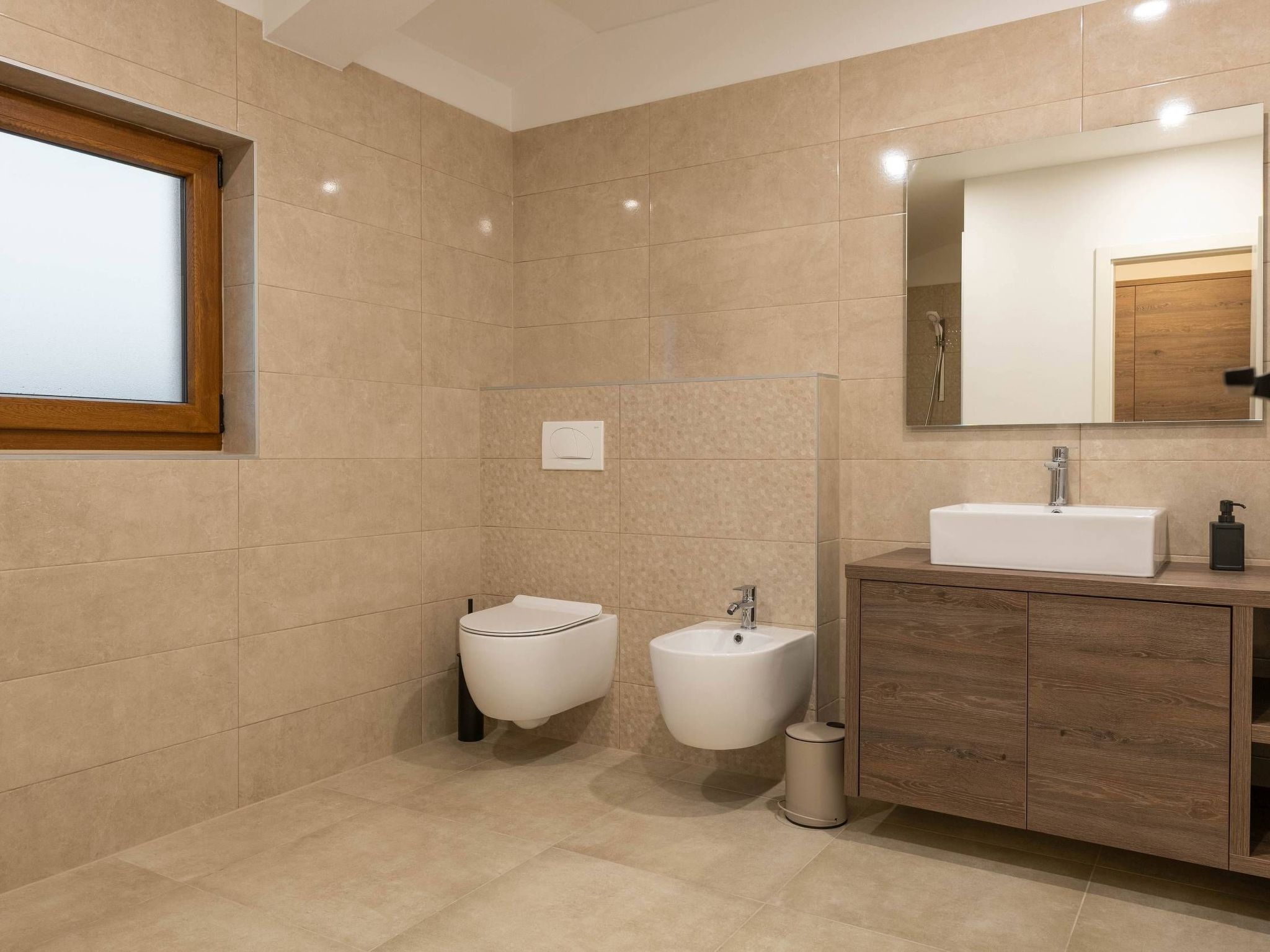 Luca-Image-tags.info