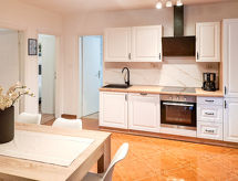 Vrijstaande vakantiewoning Glavica met privézwembad in groene omgeving bij Poreč - thumbnail 4