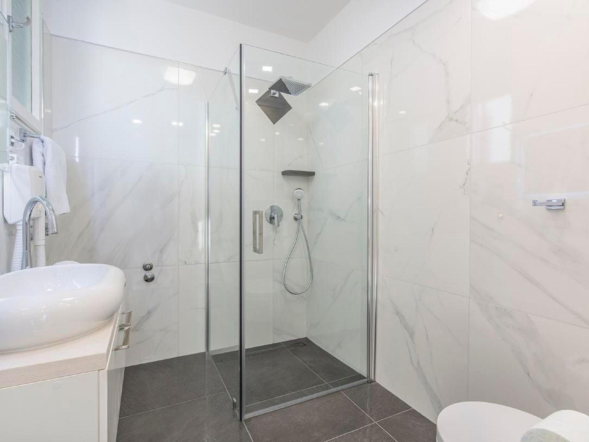 Oliveto-Image-tags.info