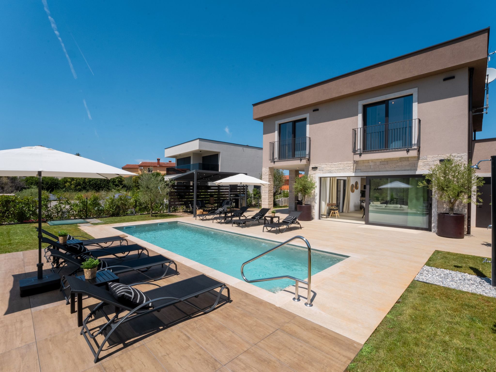 Villa Palazzina 1-Inside