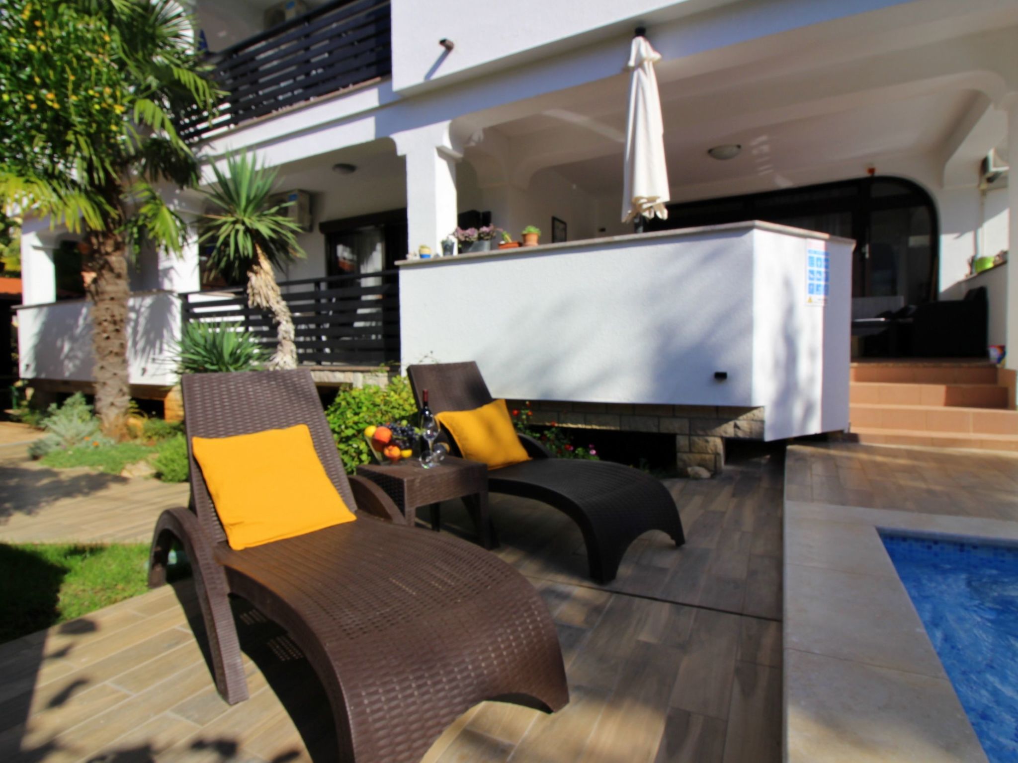 Photo of Lili mit Pool, Grill und Parkplatz