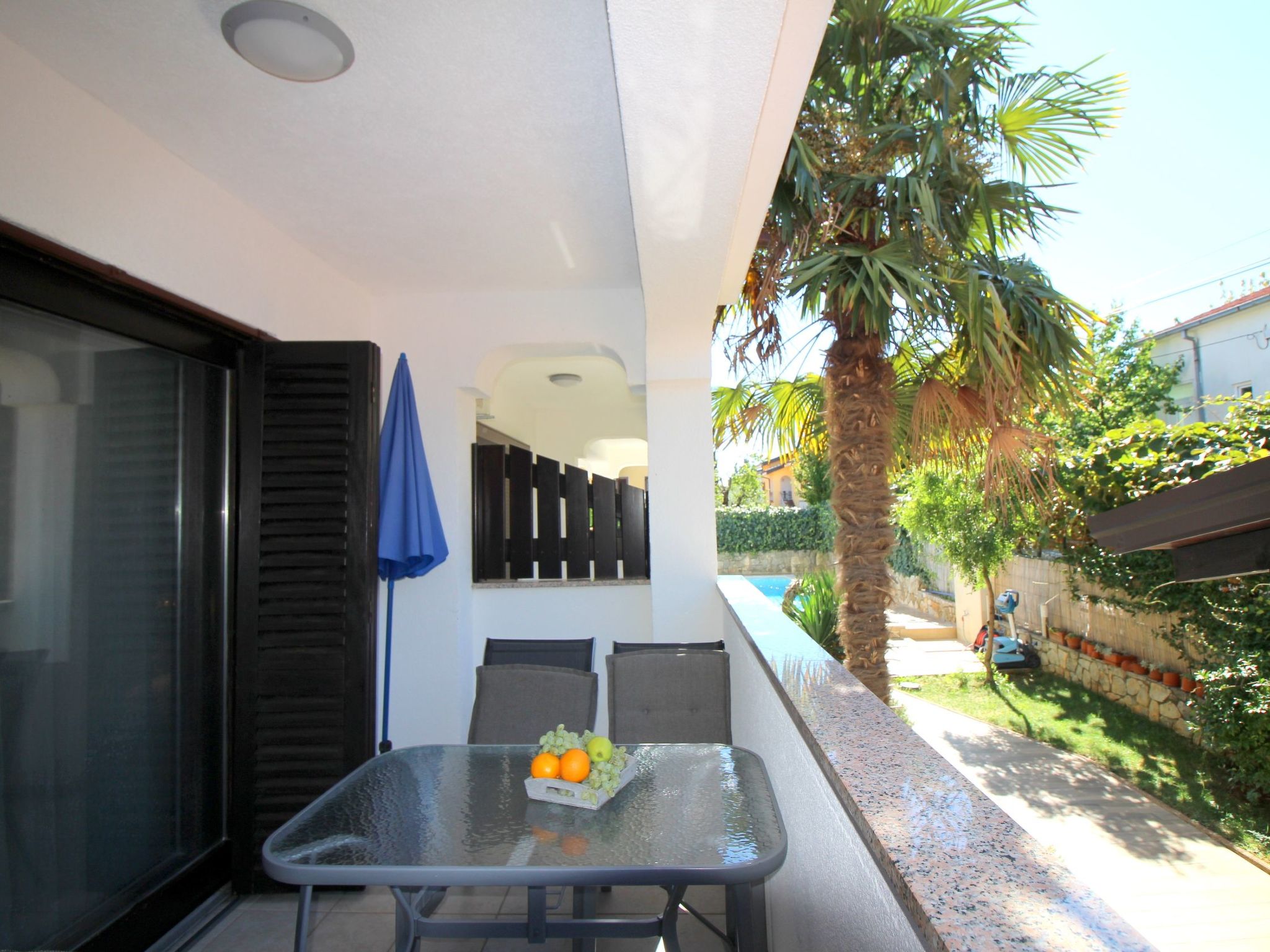 Photo of Lili mit Pool, Grill und Parkplatz