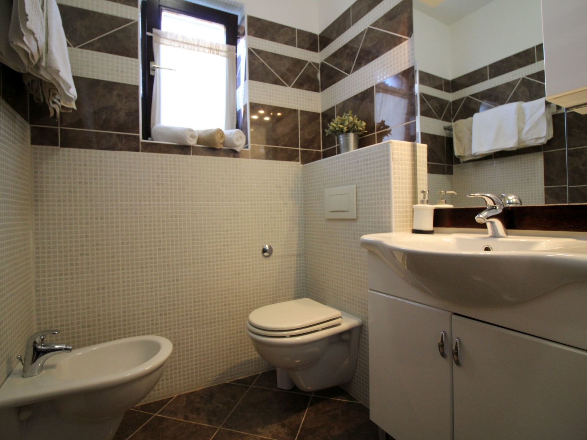 Photo of Lili mit Pool, Grill und Parkplatz