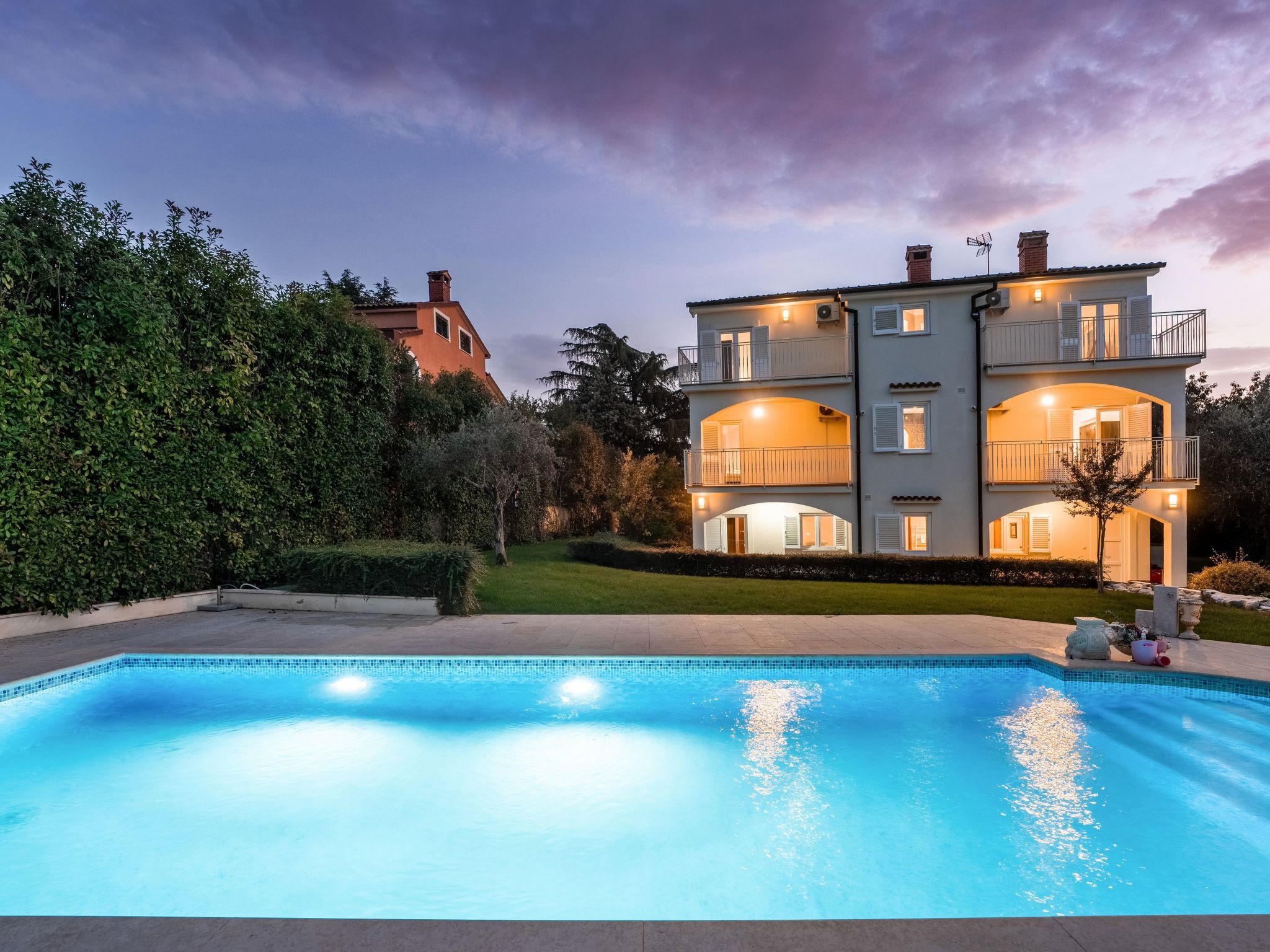 Villa Sunset Garden-Image-tags.info