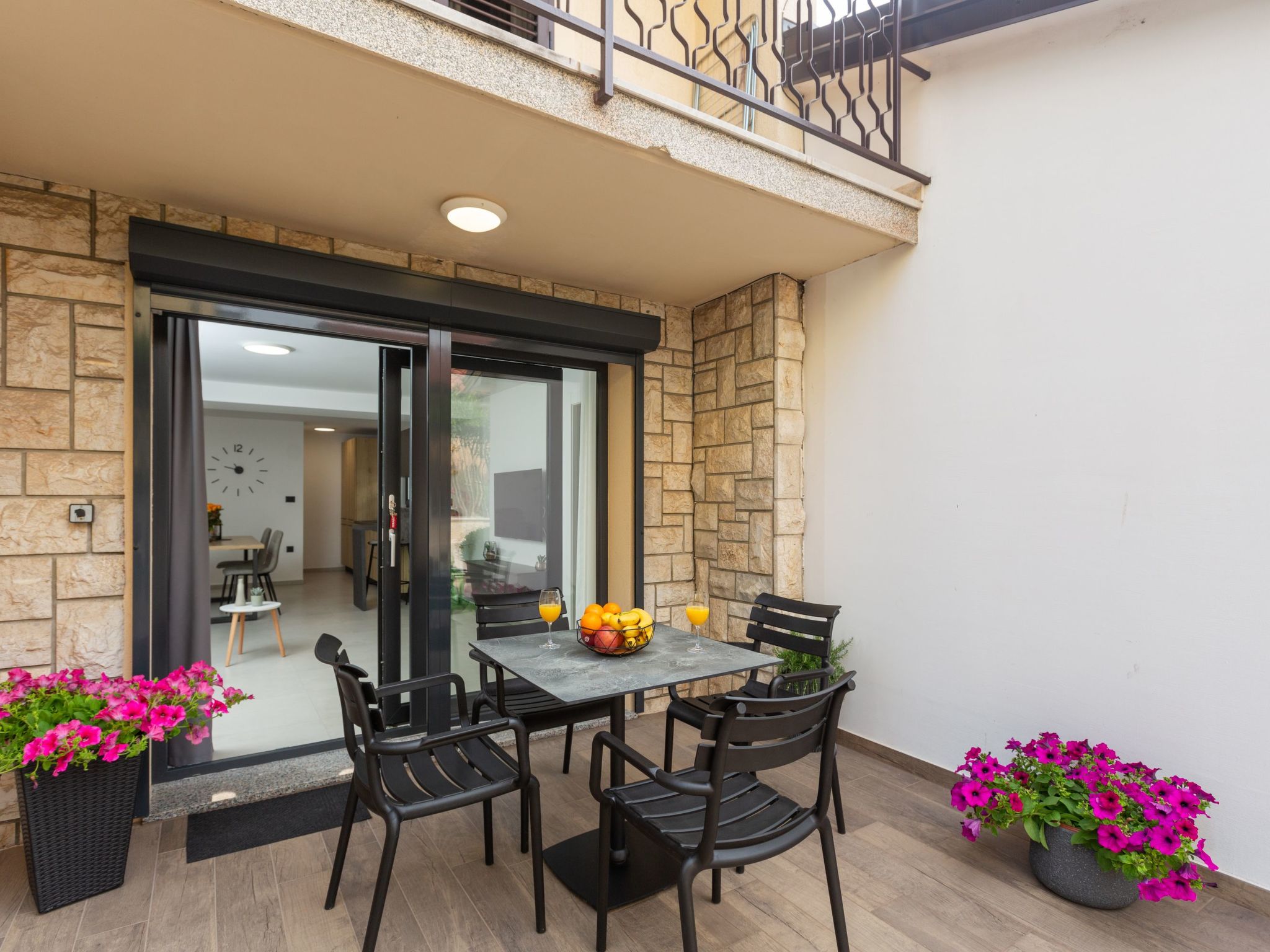 Photo of Olive Premium