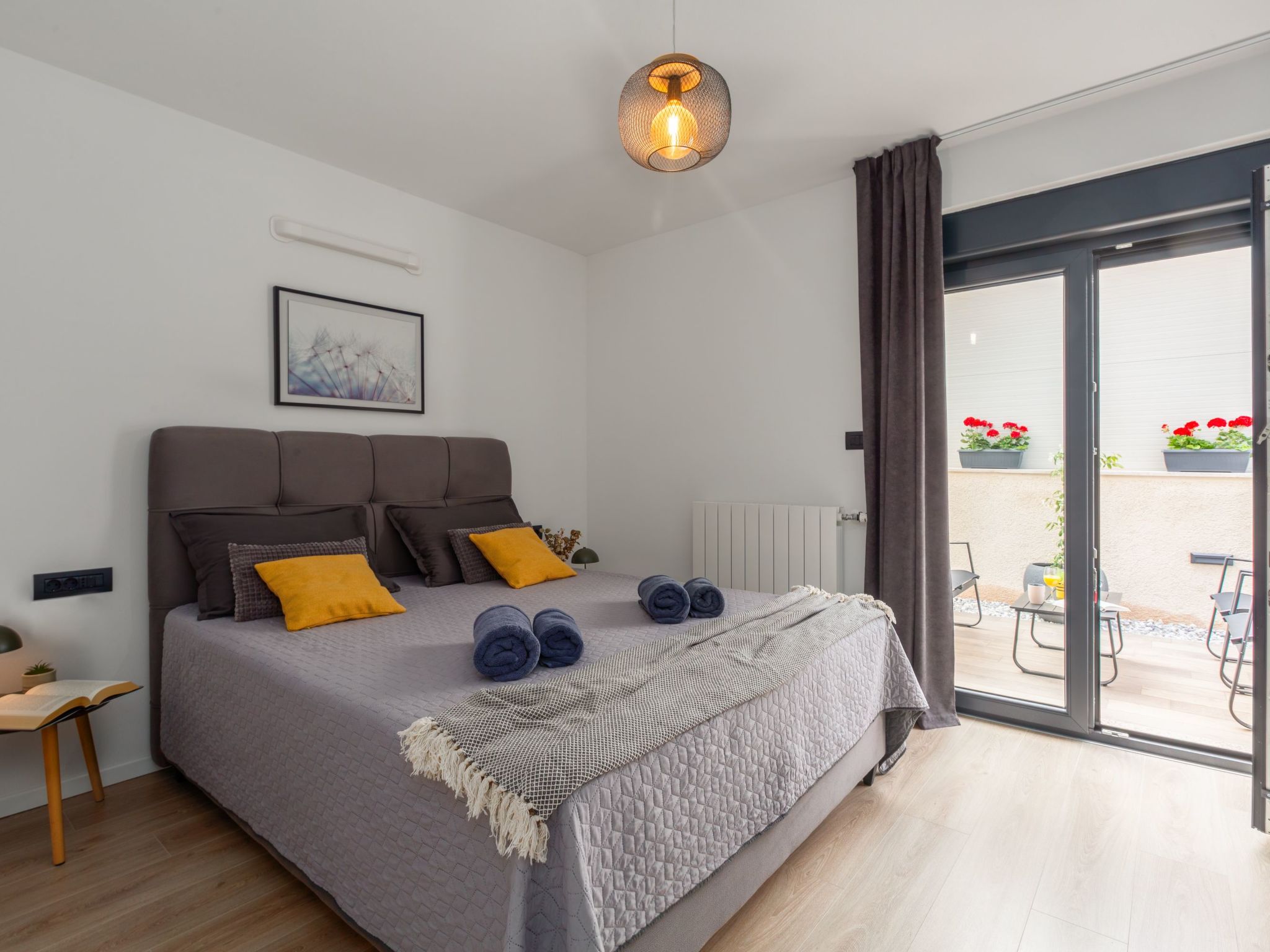 Photo of Olive Premium