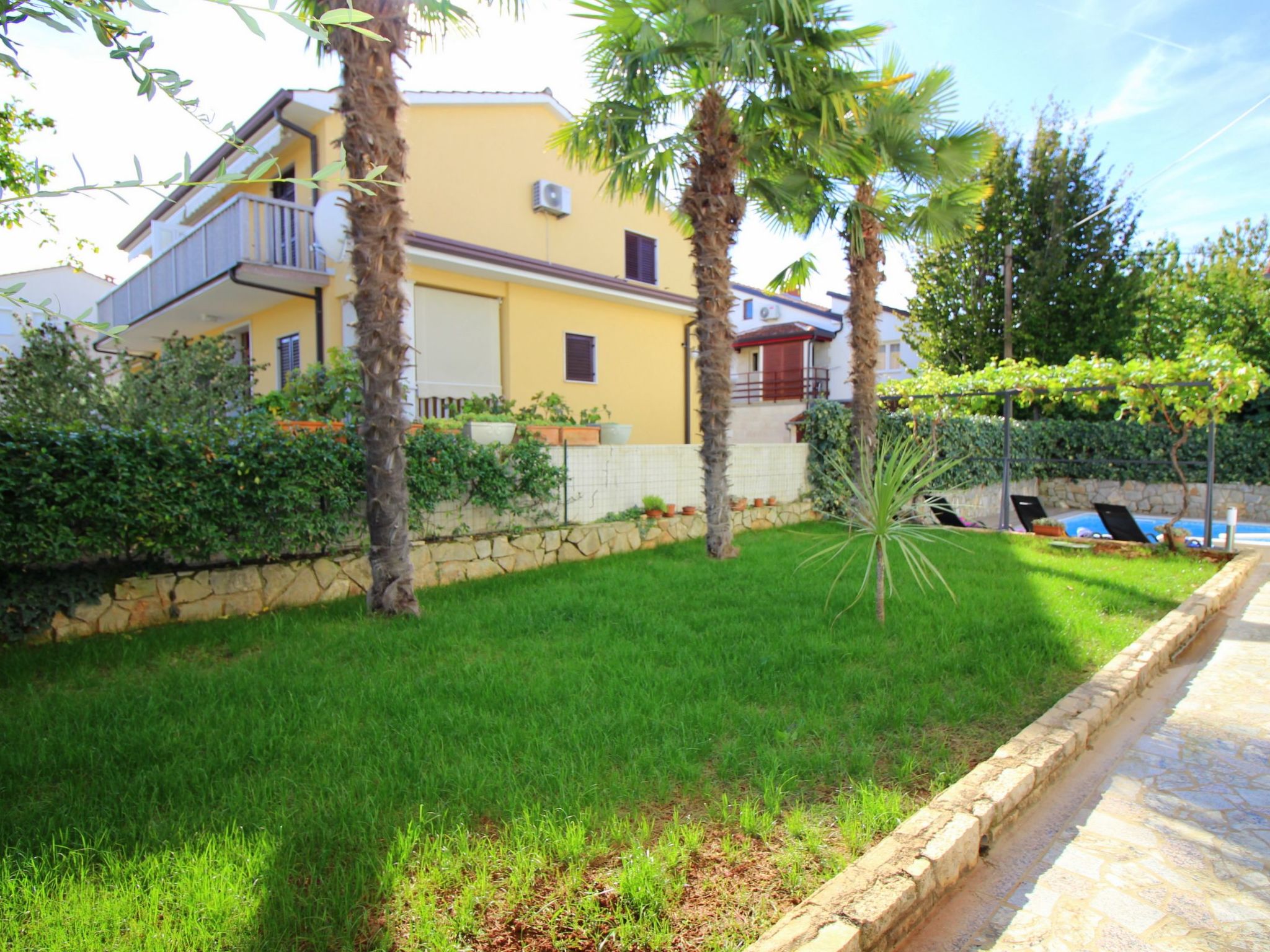 Photo of in Poreč mit Gepflegtem Garten