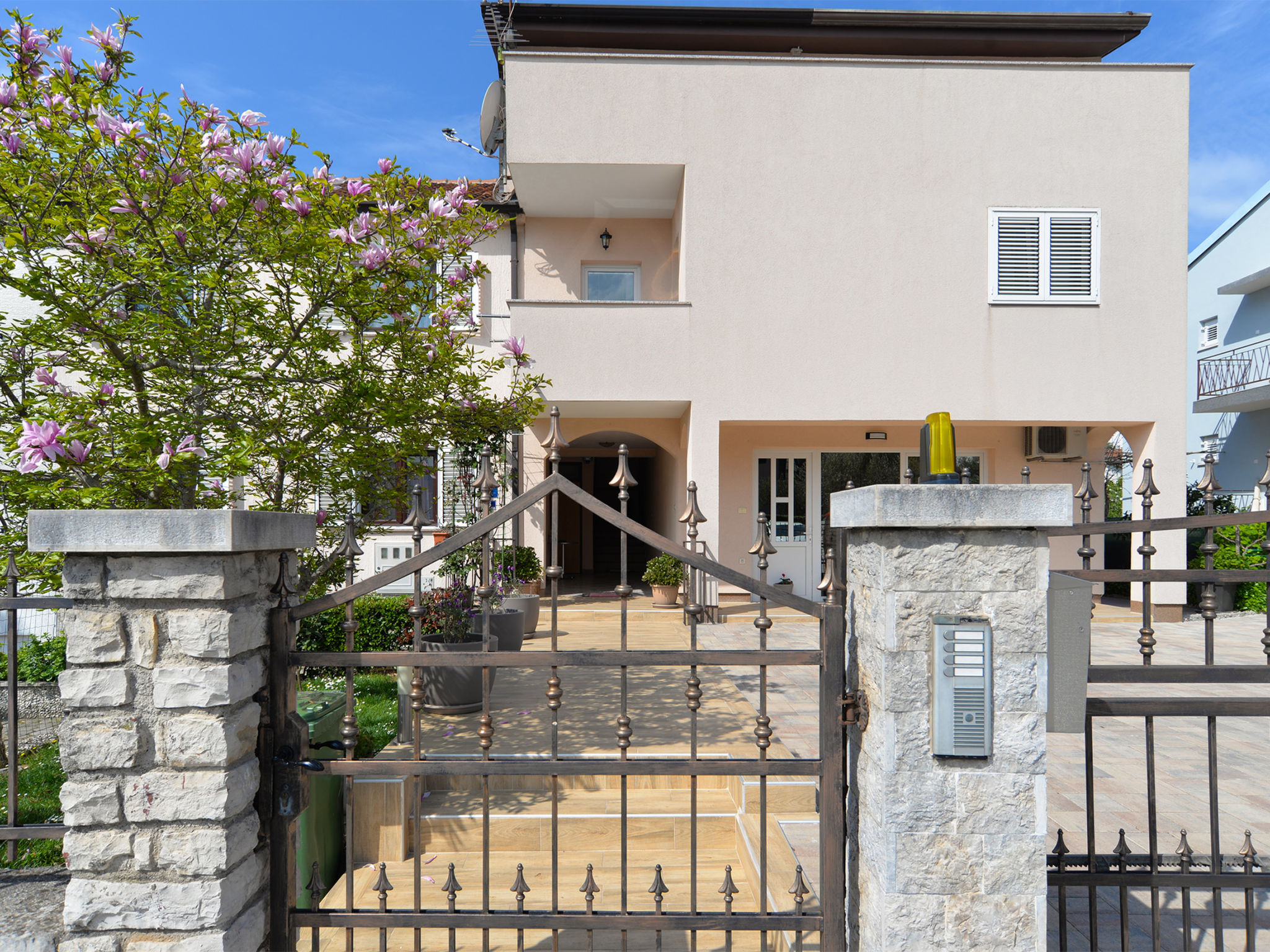 Photo of Apartment 2074