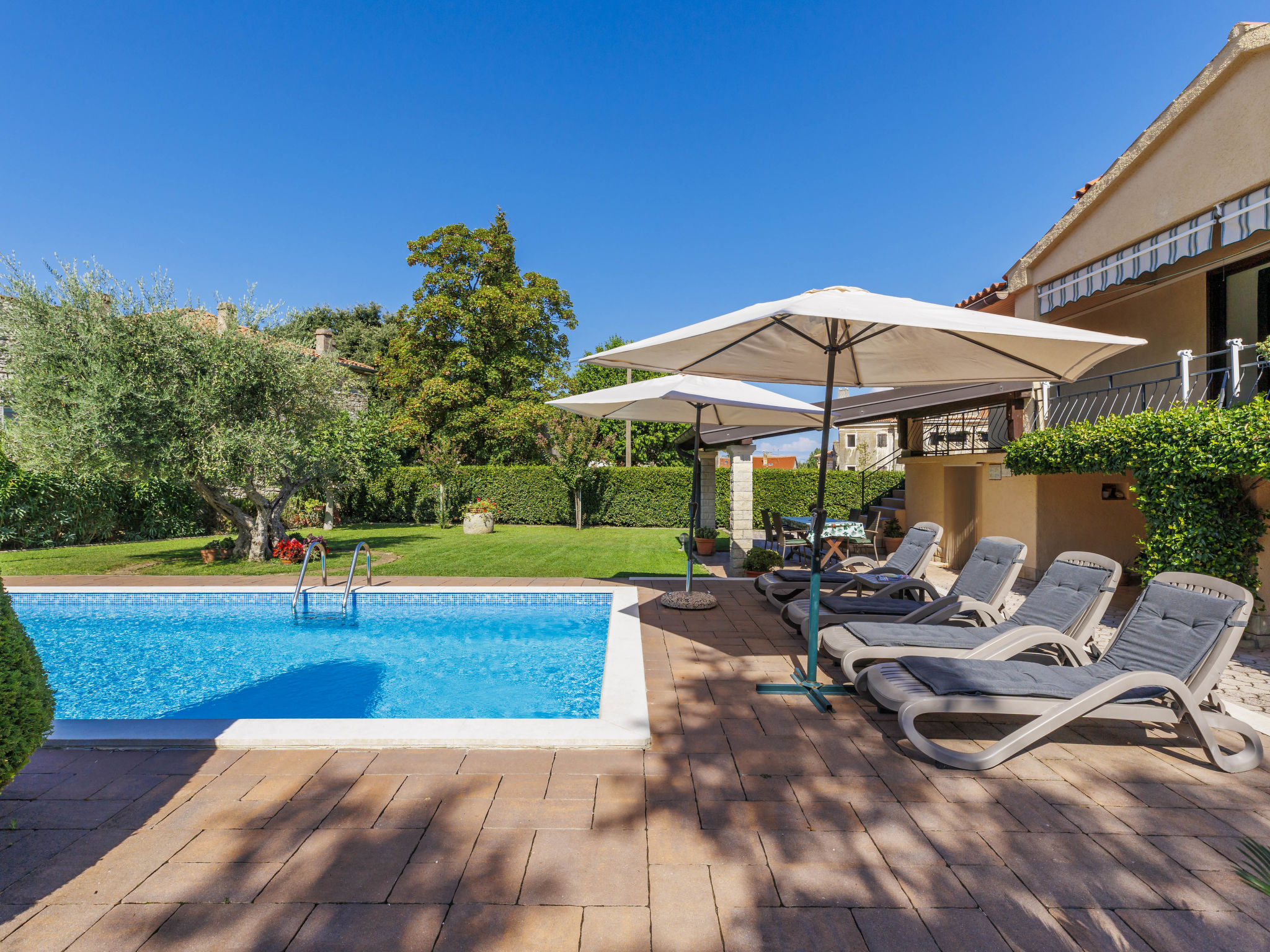 Villa Maria — Pool Outdoor (4 of 24)