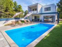 Villa Eva Tar: Moderne nieuwbouwvilla met verwarmd zwembad nabij Poreč - thumbnail 1