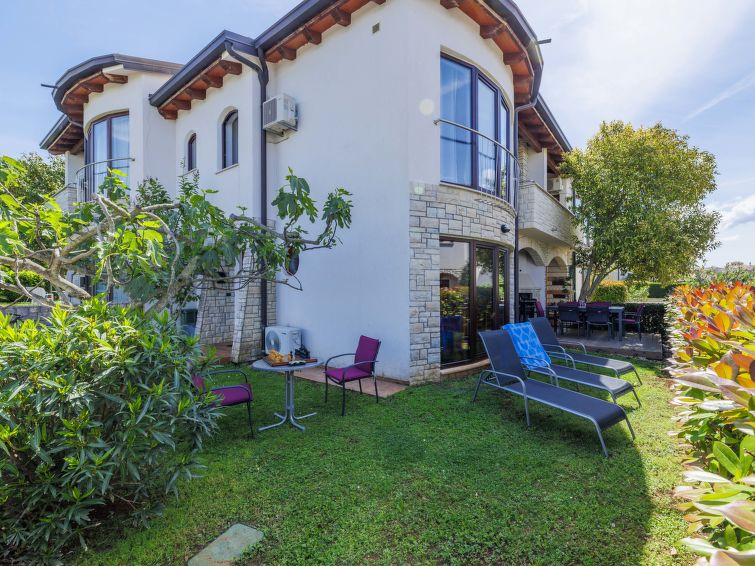 Vakantiehuis Dlan: op 600 m van centrum Tar in Poreč in Poreč/Tar