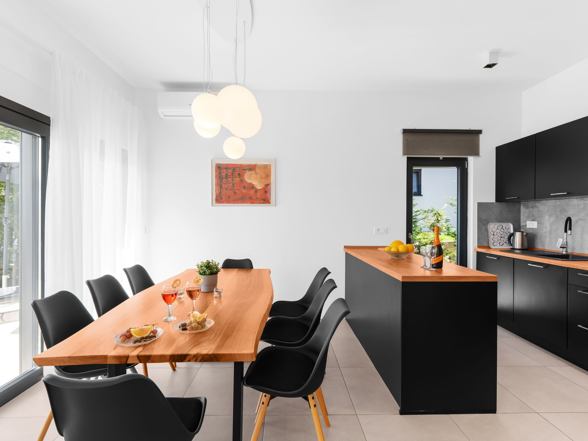 Kitchen / Dining Room