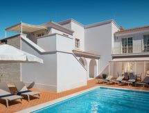 Villa Adele: Ruim vakantiehuis met verwarmd zwembad nabij Poreč - thumbnail 1