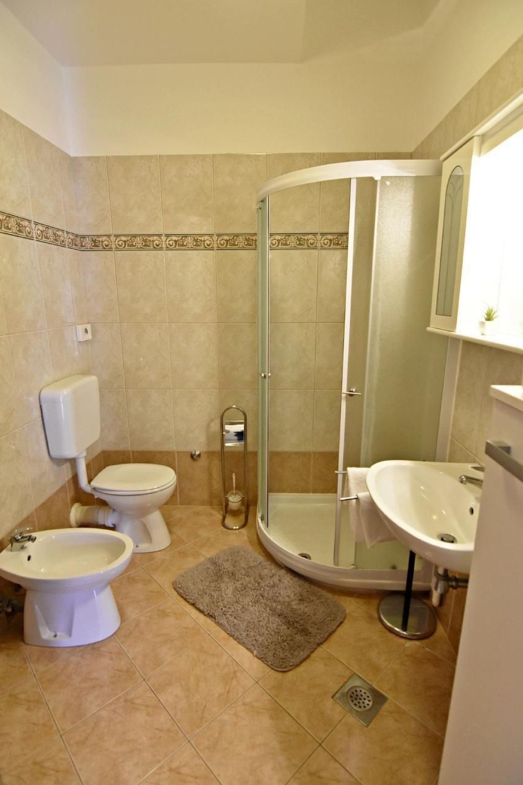 Noemi2-Image-tags.info