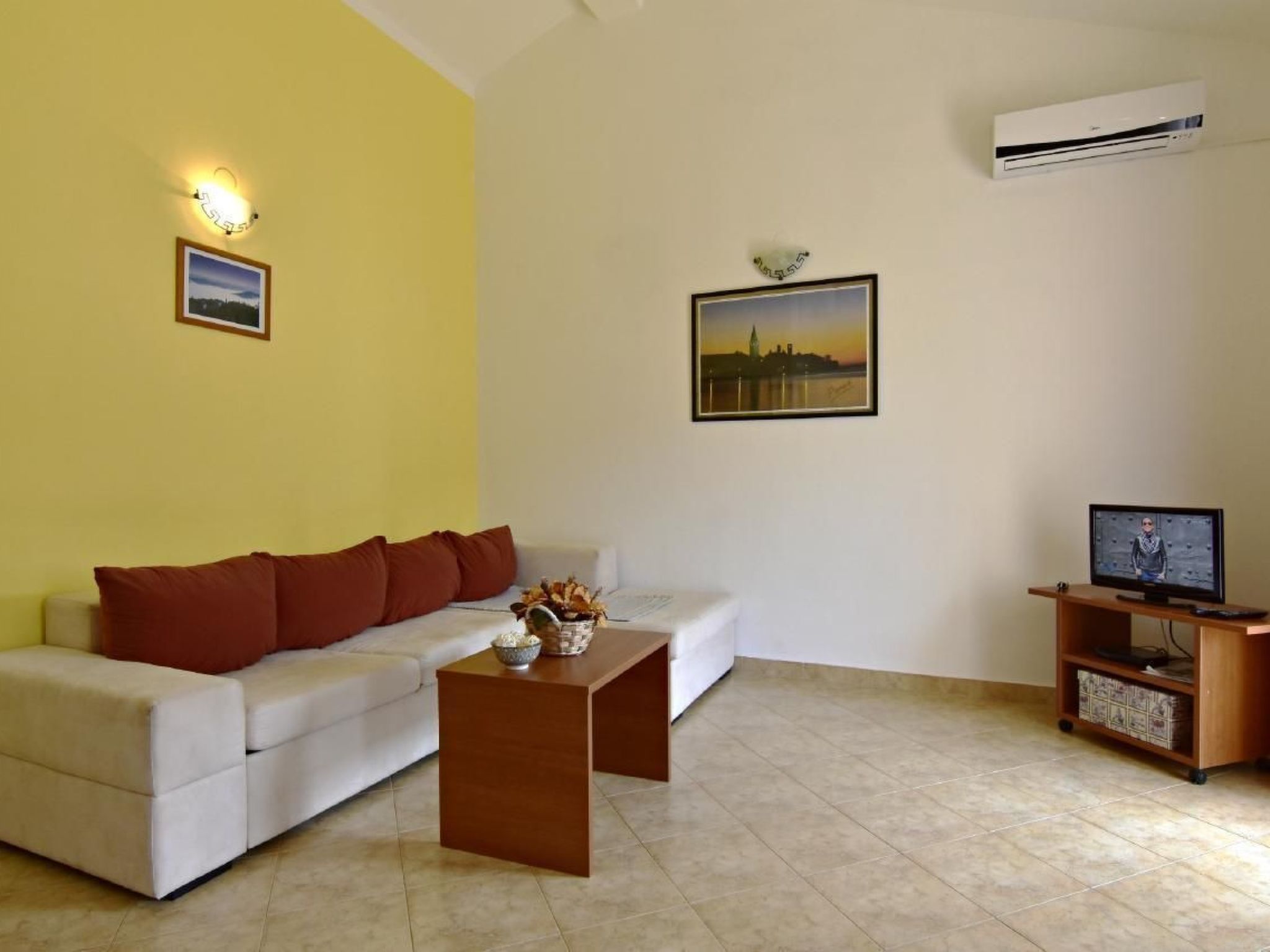 Noemi2-Image-tags.info