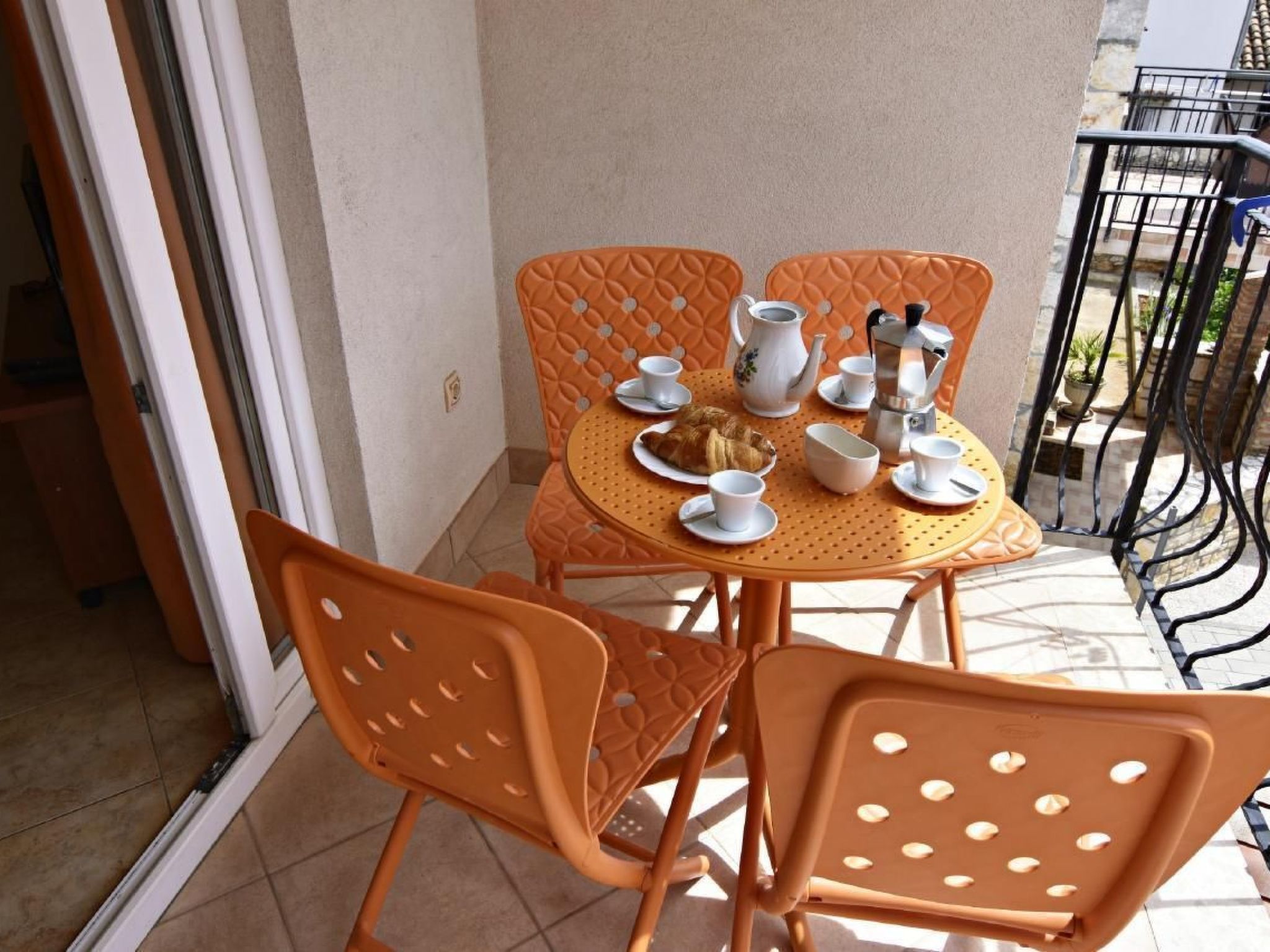 Noemi2-Image-tags.info