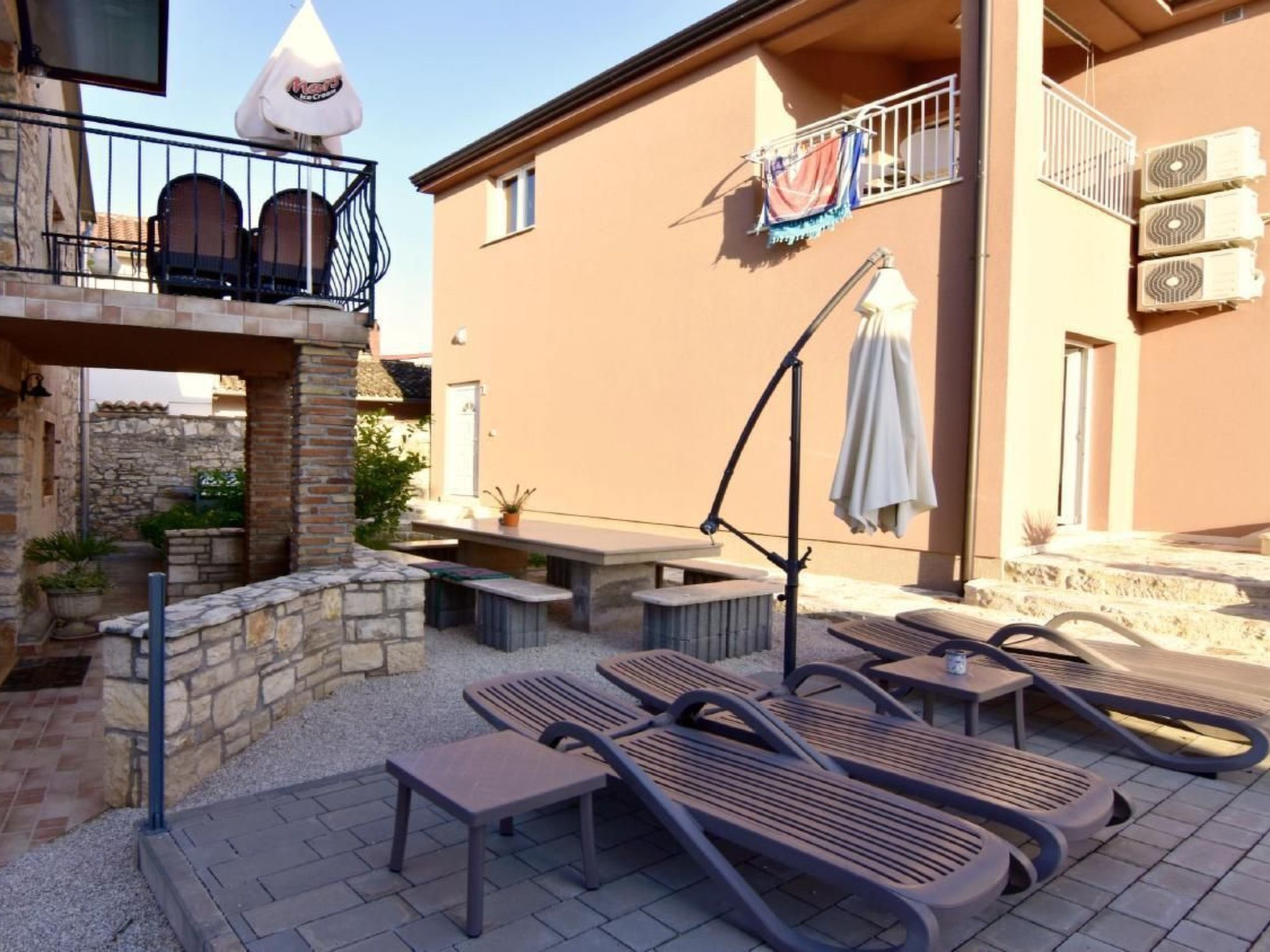 Noemi2-Image-tags.info