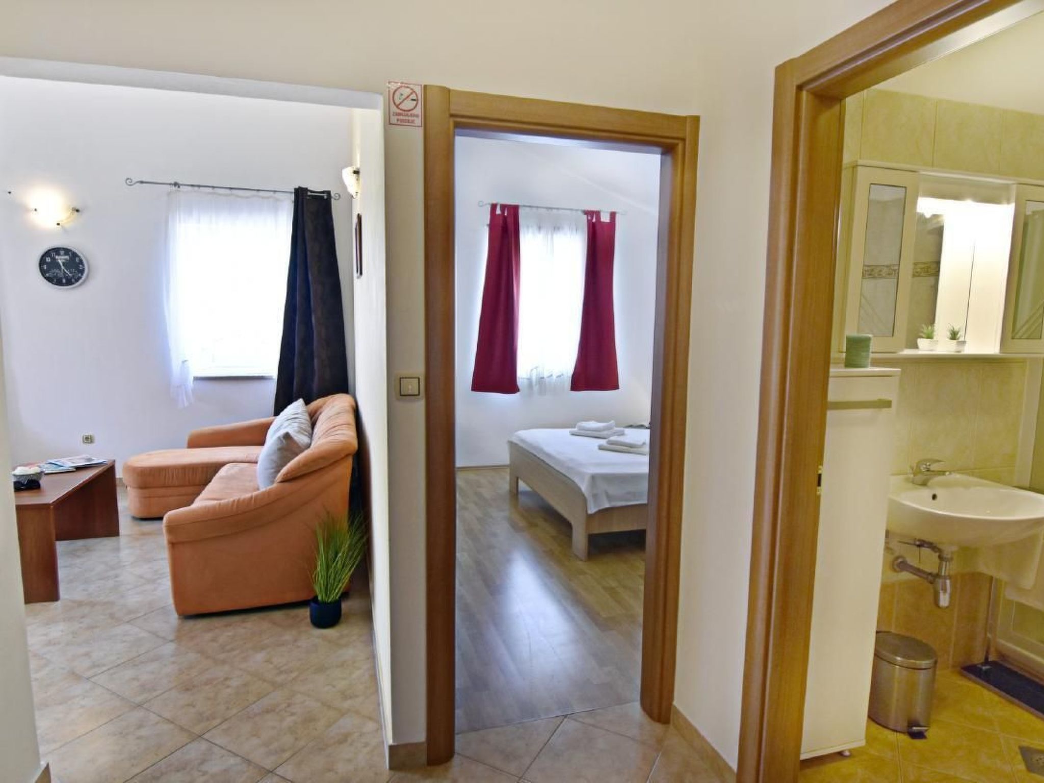 Noemi1-Image-tags.info