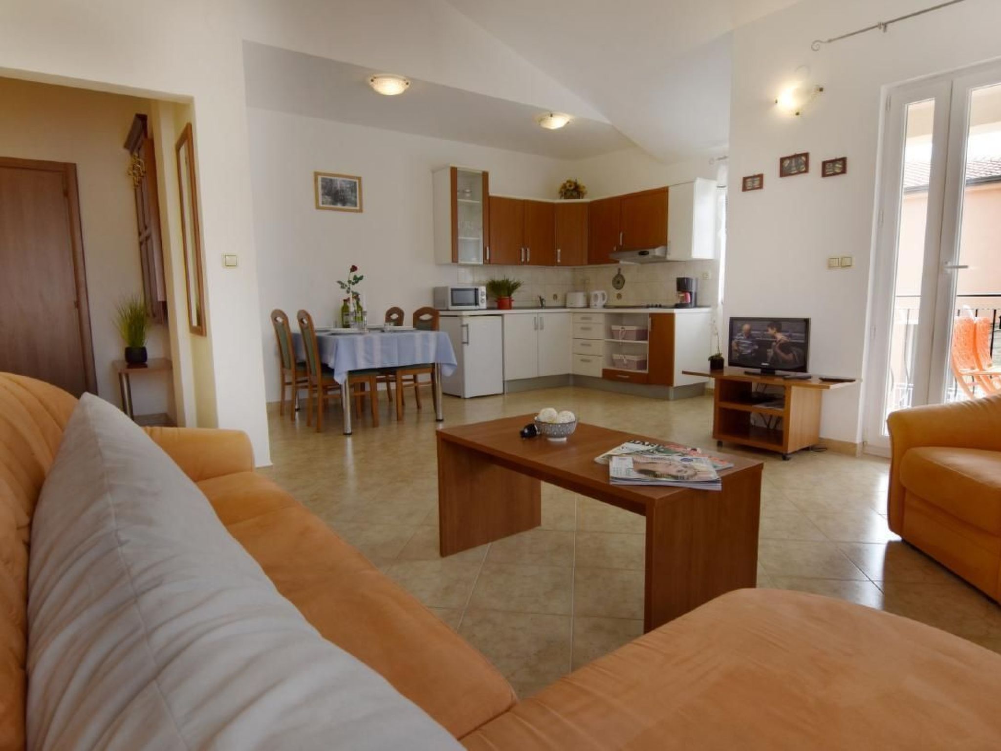 Noemi1-Image-tags.info