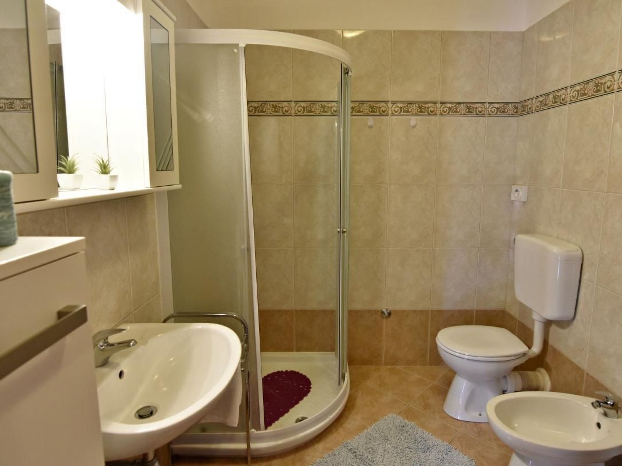 Noemi1-Image-tags.info