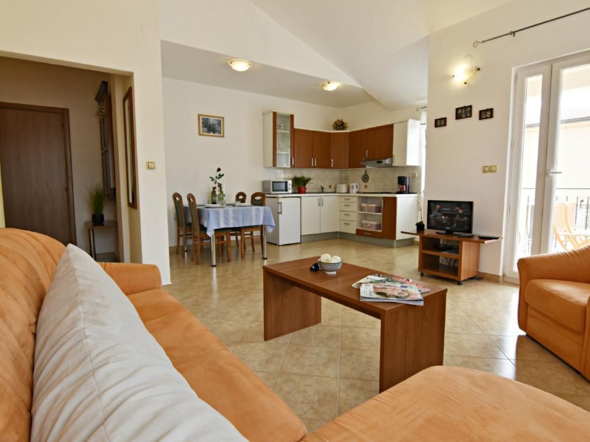 Noemi1-Image-tags.info