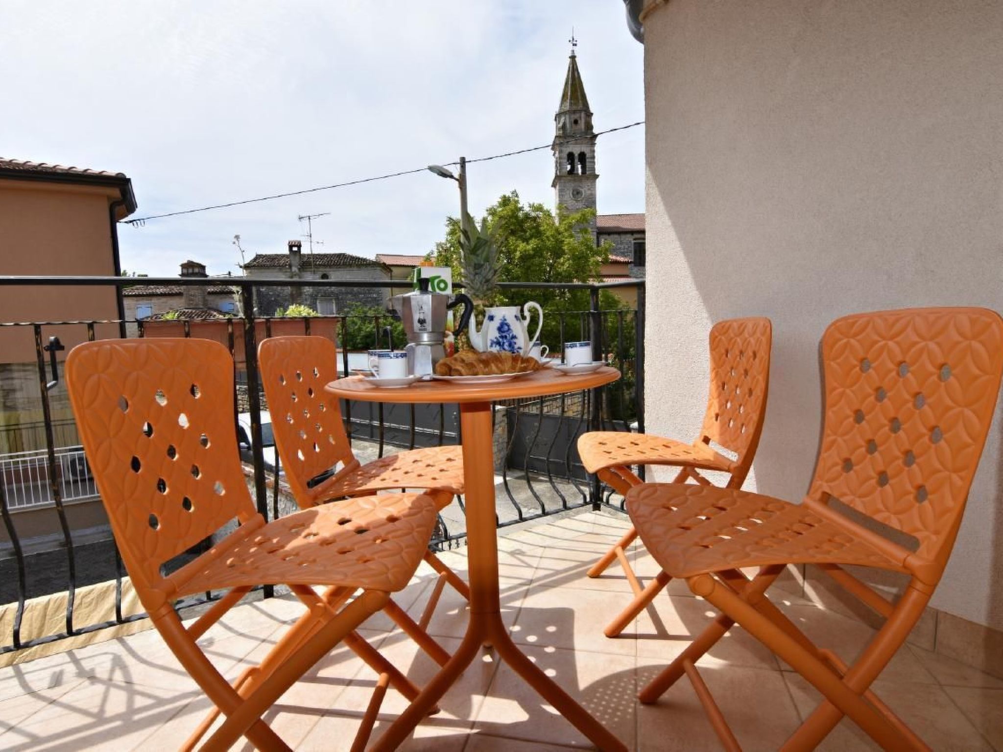 Noemi1-Image-tags.info