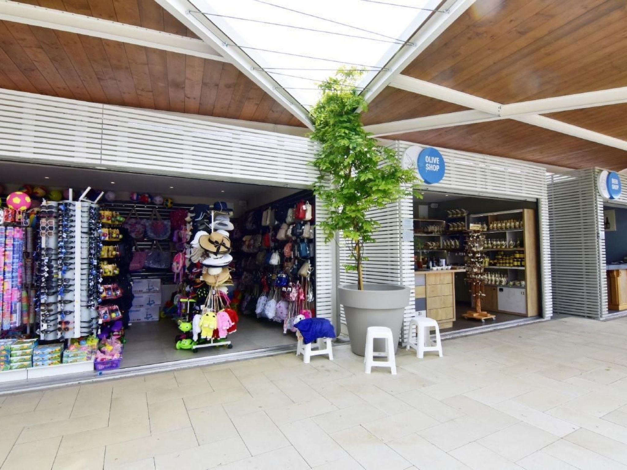 Noemi1-Image-tags.info