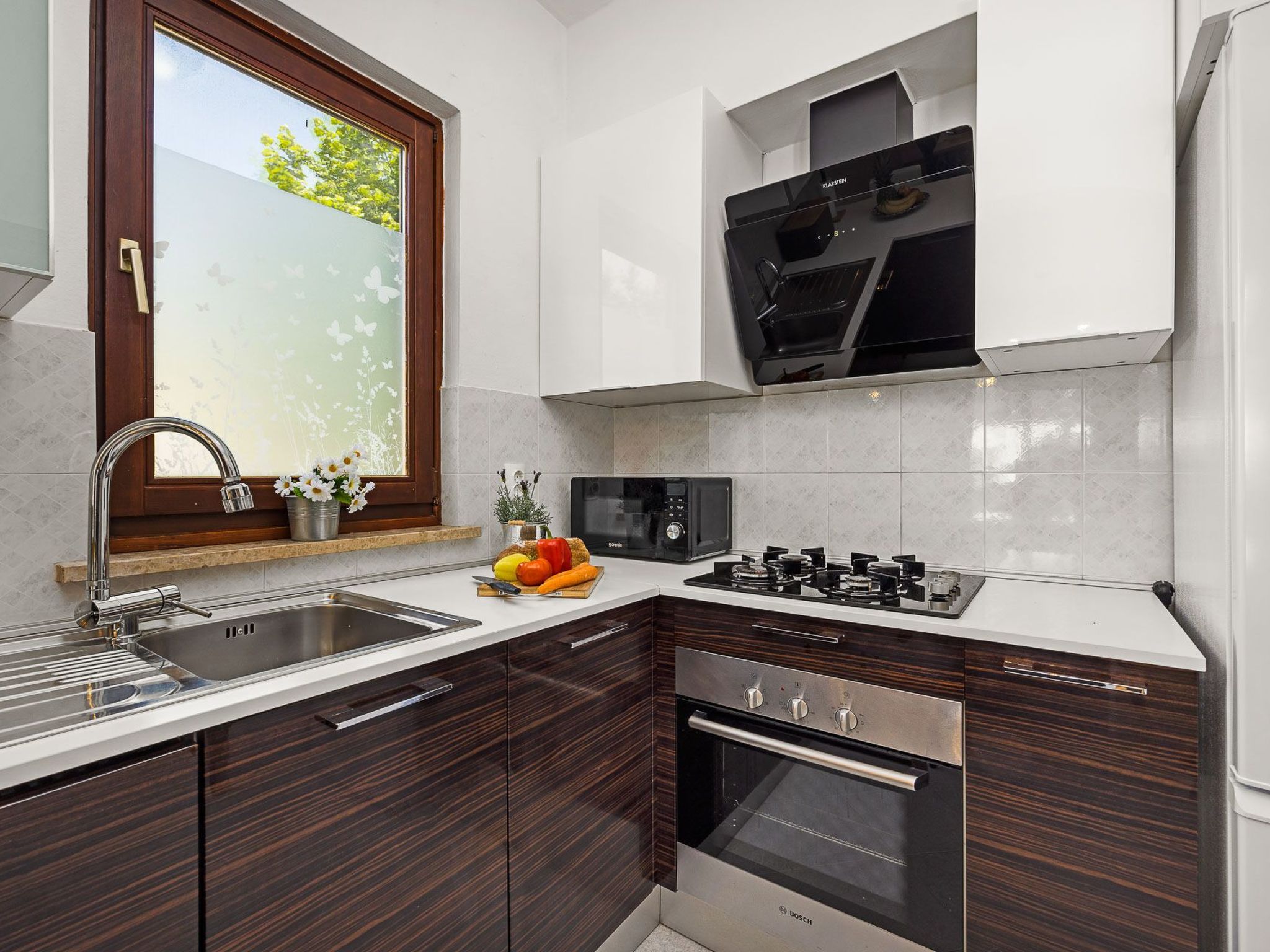 'Lara-Image-tags.info