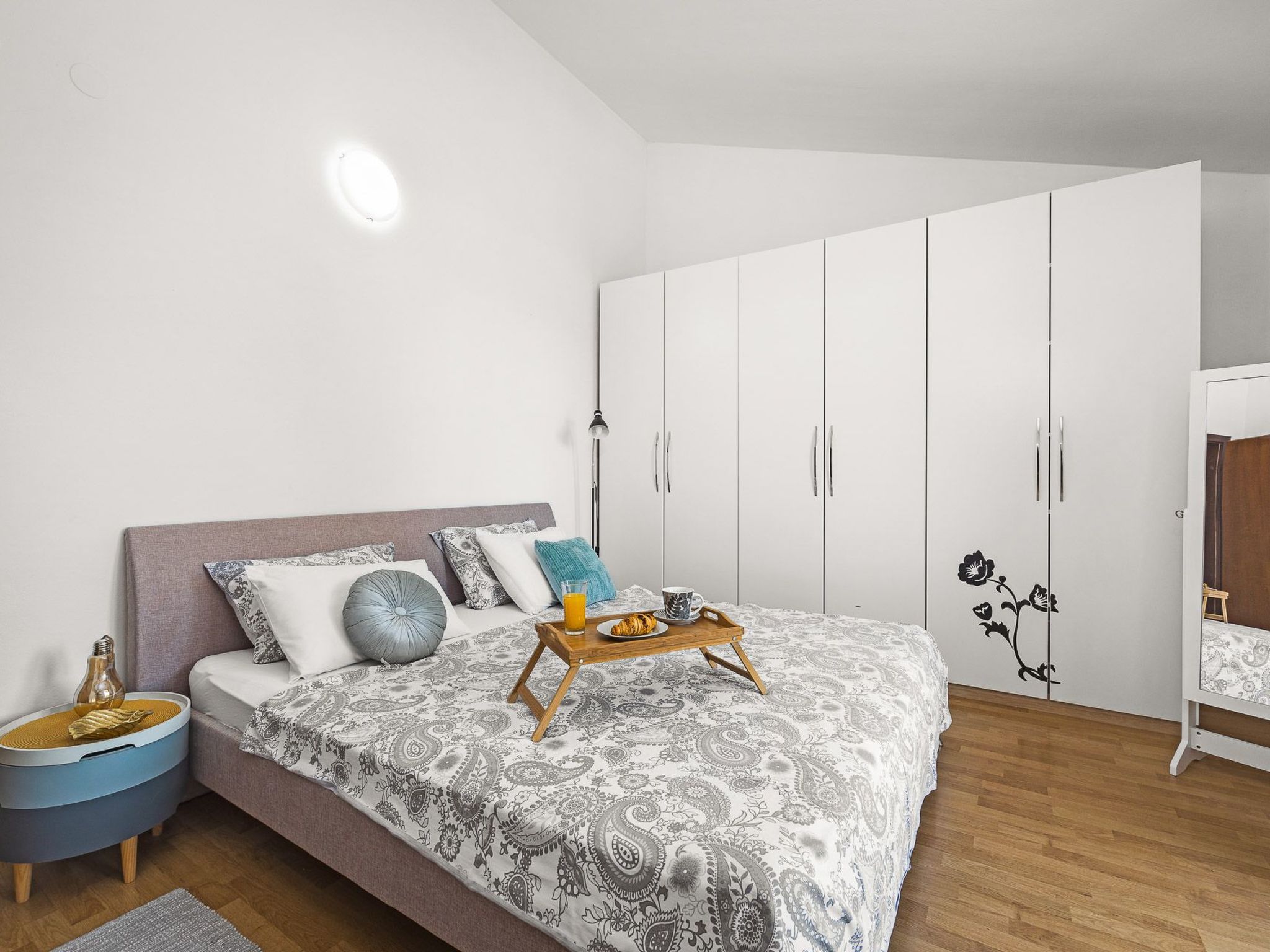 'Lara-Image-tags.info