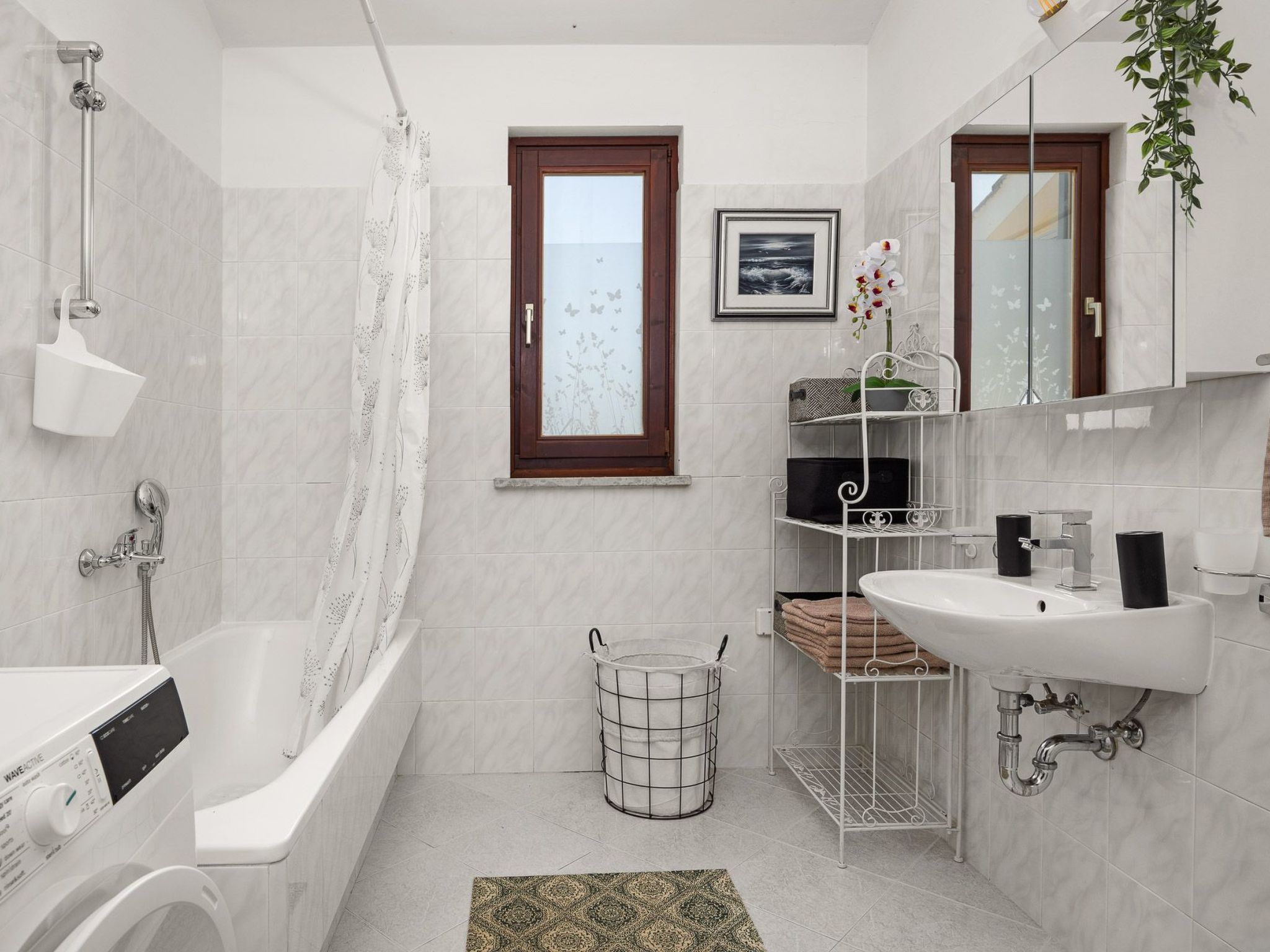 'Lara-Image-tags.info