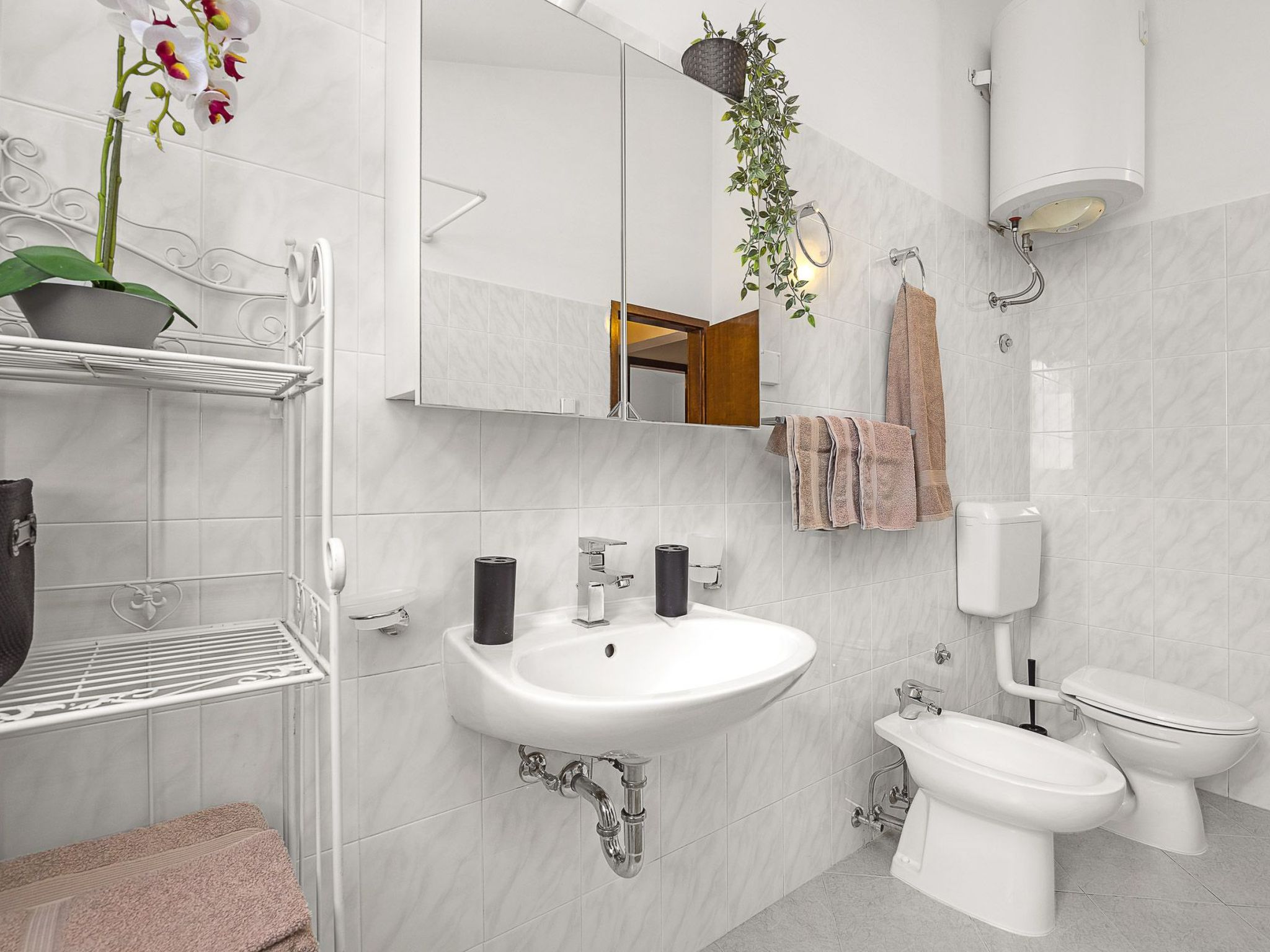 'Lara-Image-tags.info