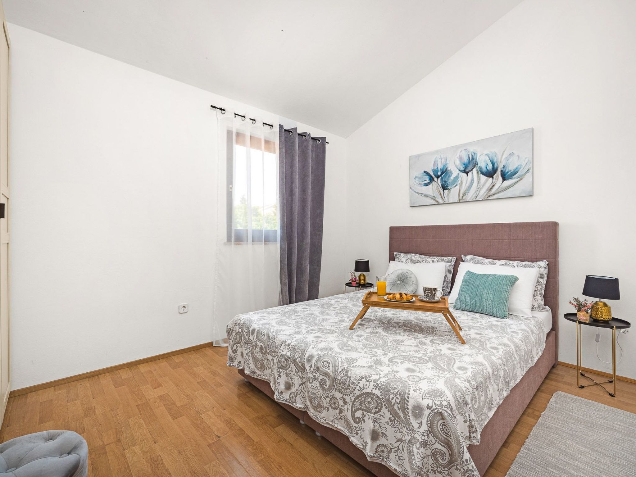 'Lara-Image-tags.info