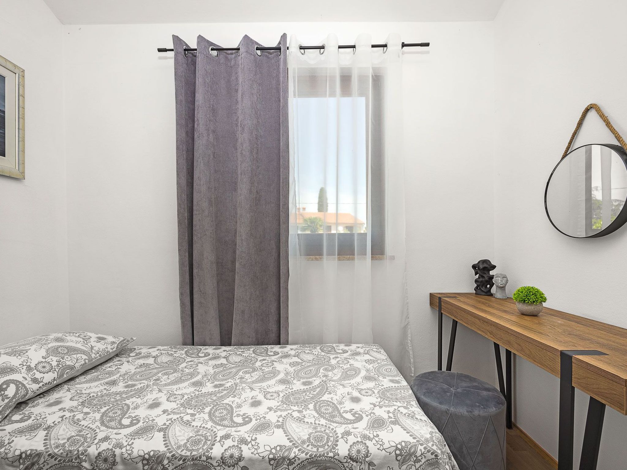 'Lara-Image-tags.info