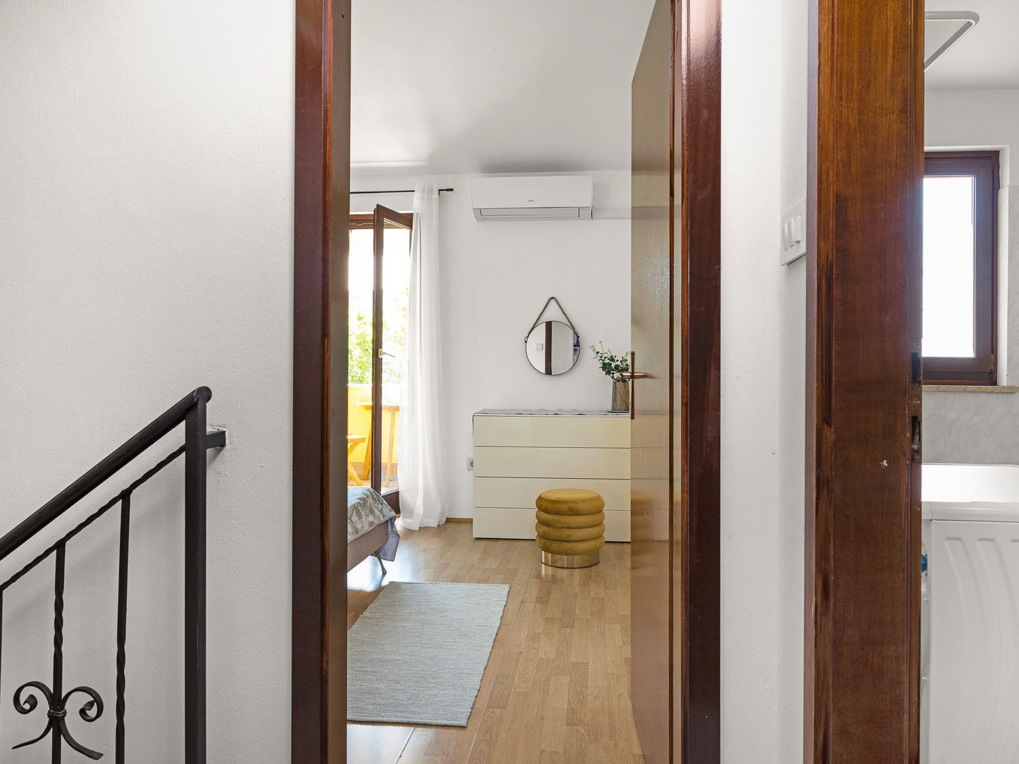 'Lara-Image-tags.info