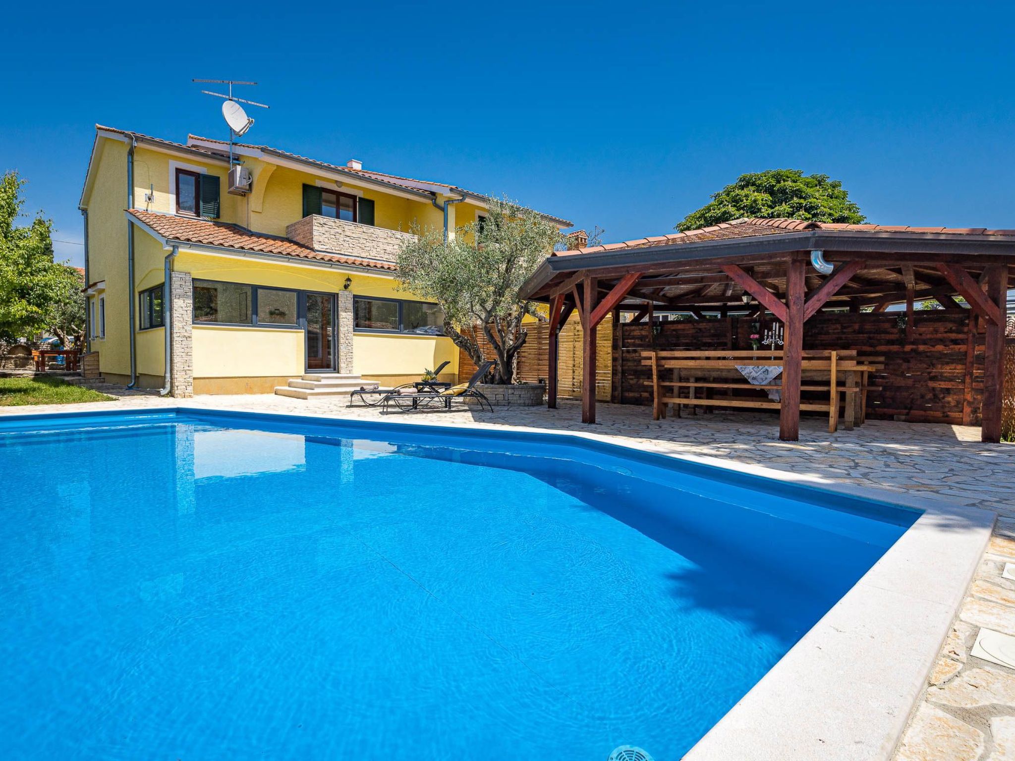 'Lara-Image-tags.info