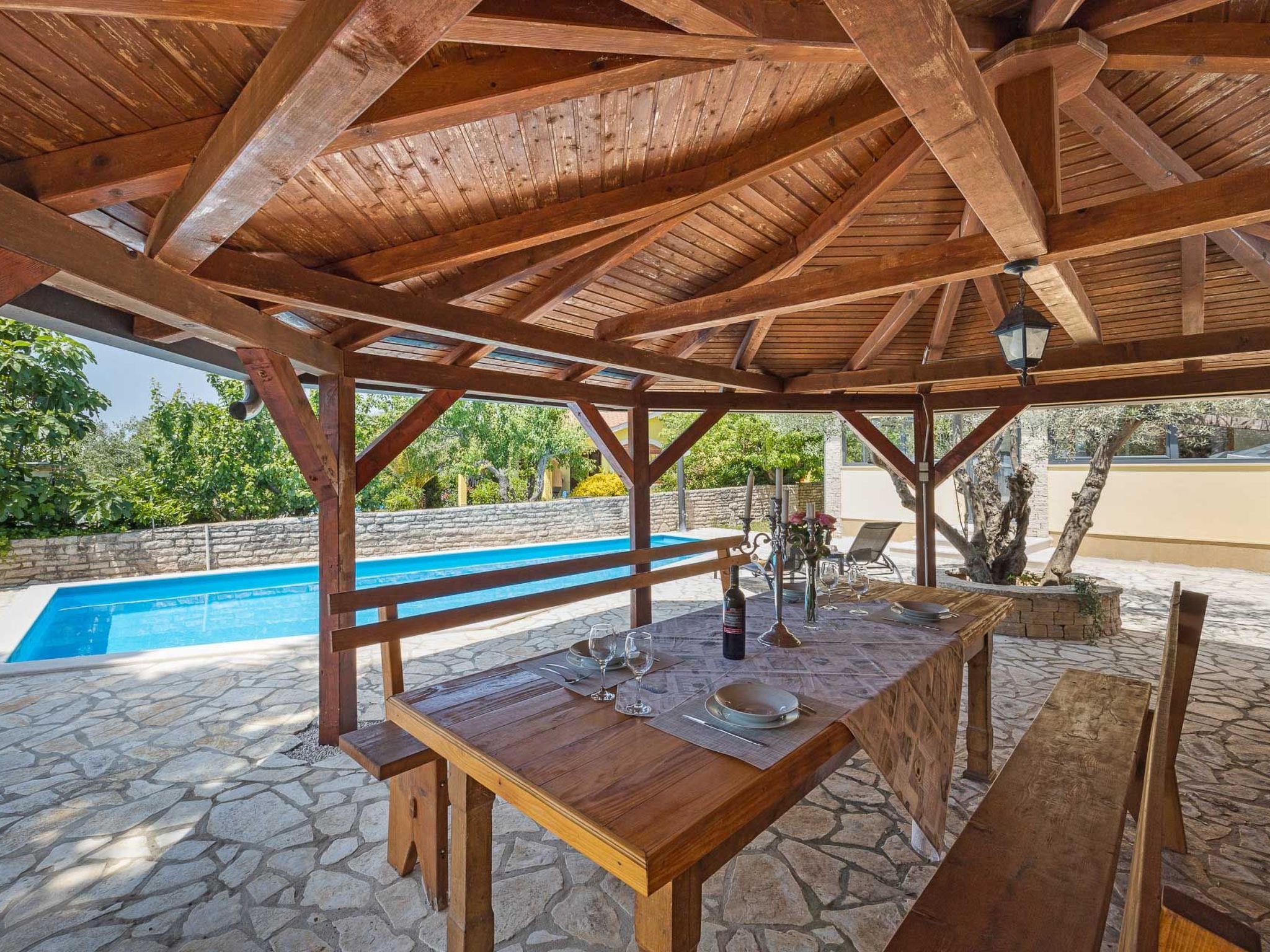 'Lara-Image-tags.info