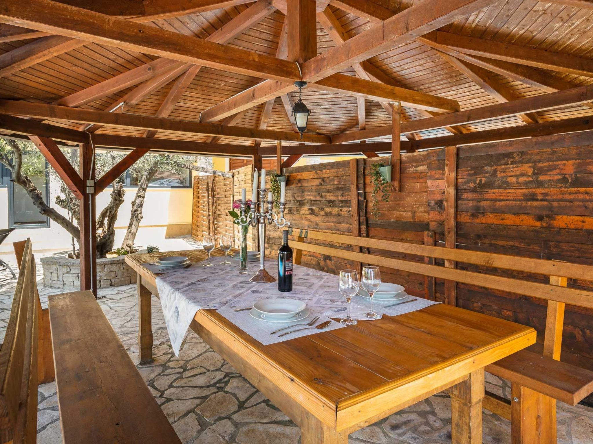 'Lara-Image-tags.info